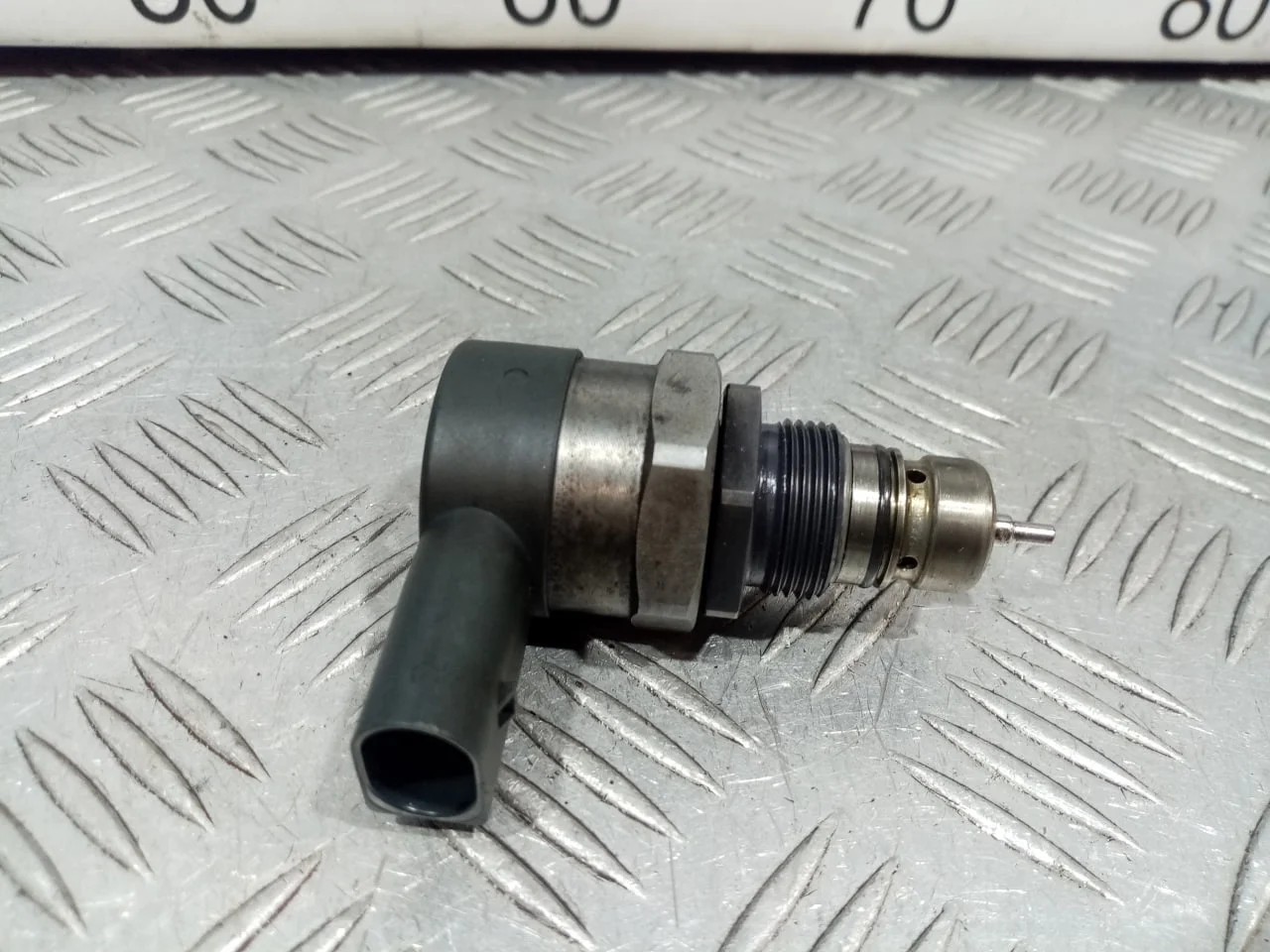 [Б/У] Регулятор давления топлива [Код: 00635783 ]