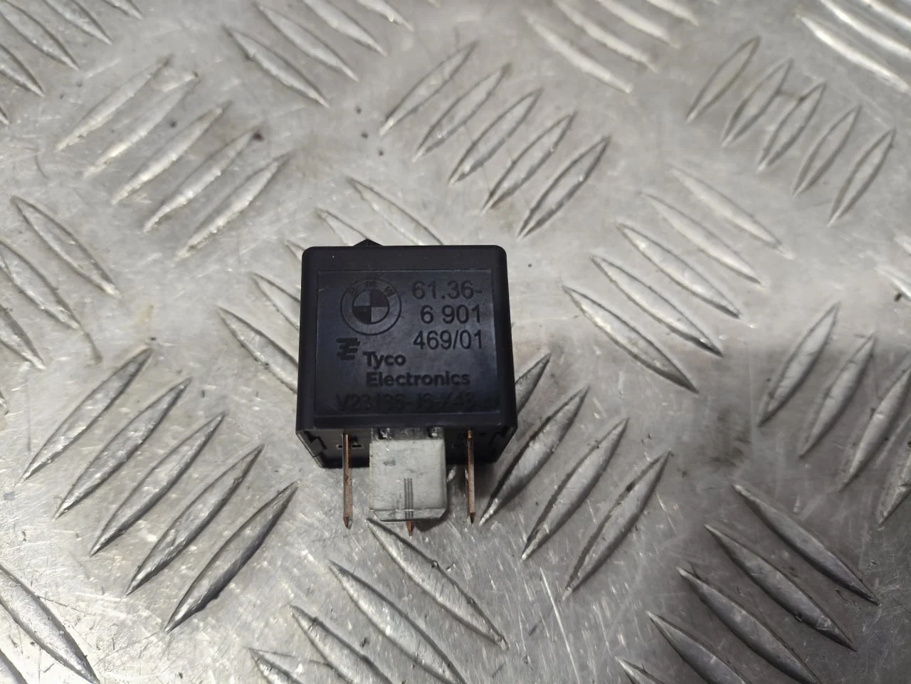 [Б/У] Реле 4конт [Код: 00568755 ]