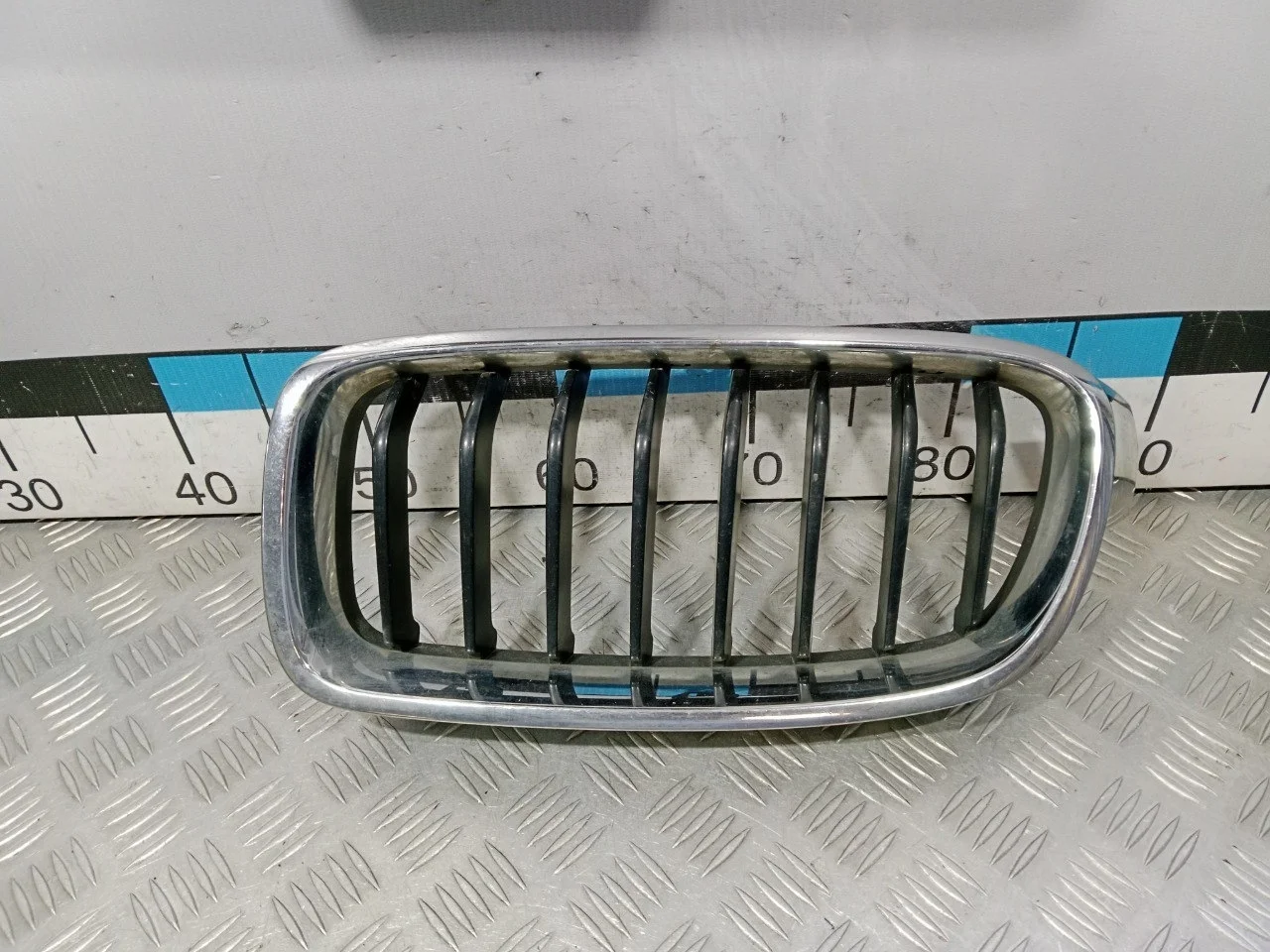 [Б/У] Решетка радиатора левая BMW F30/F31 [Код: 00603028 ]