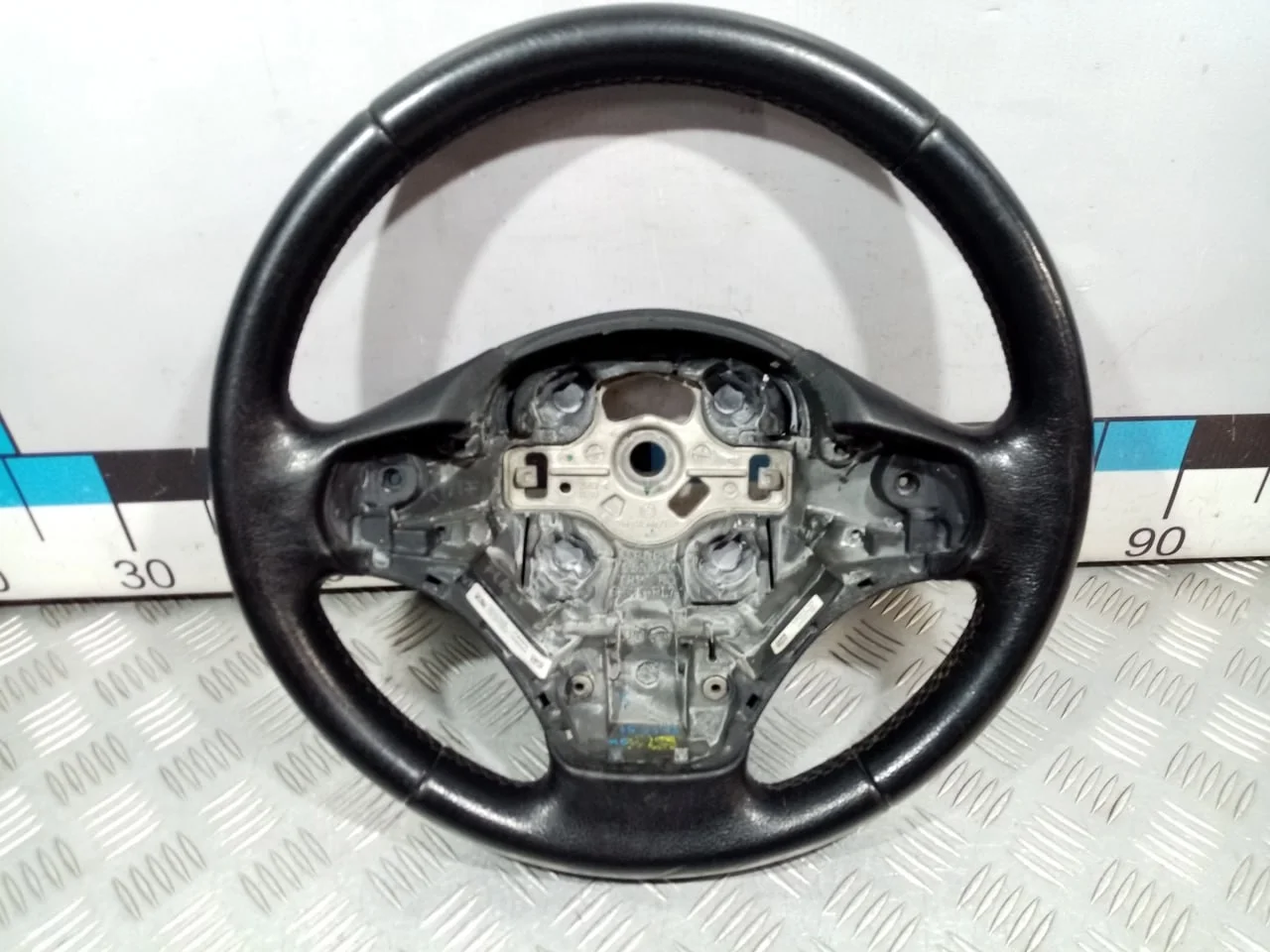 [Б/У] Рулевое колесо - Примятость [ХОРОШЕЕ] [Код: 00606011 ]