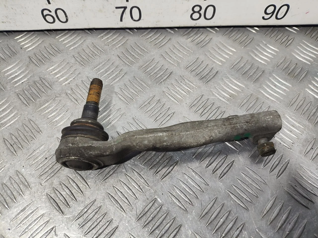 [Б/У] Рулевой наконечник левый [Код: 00570083 ]