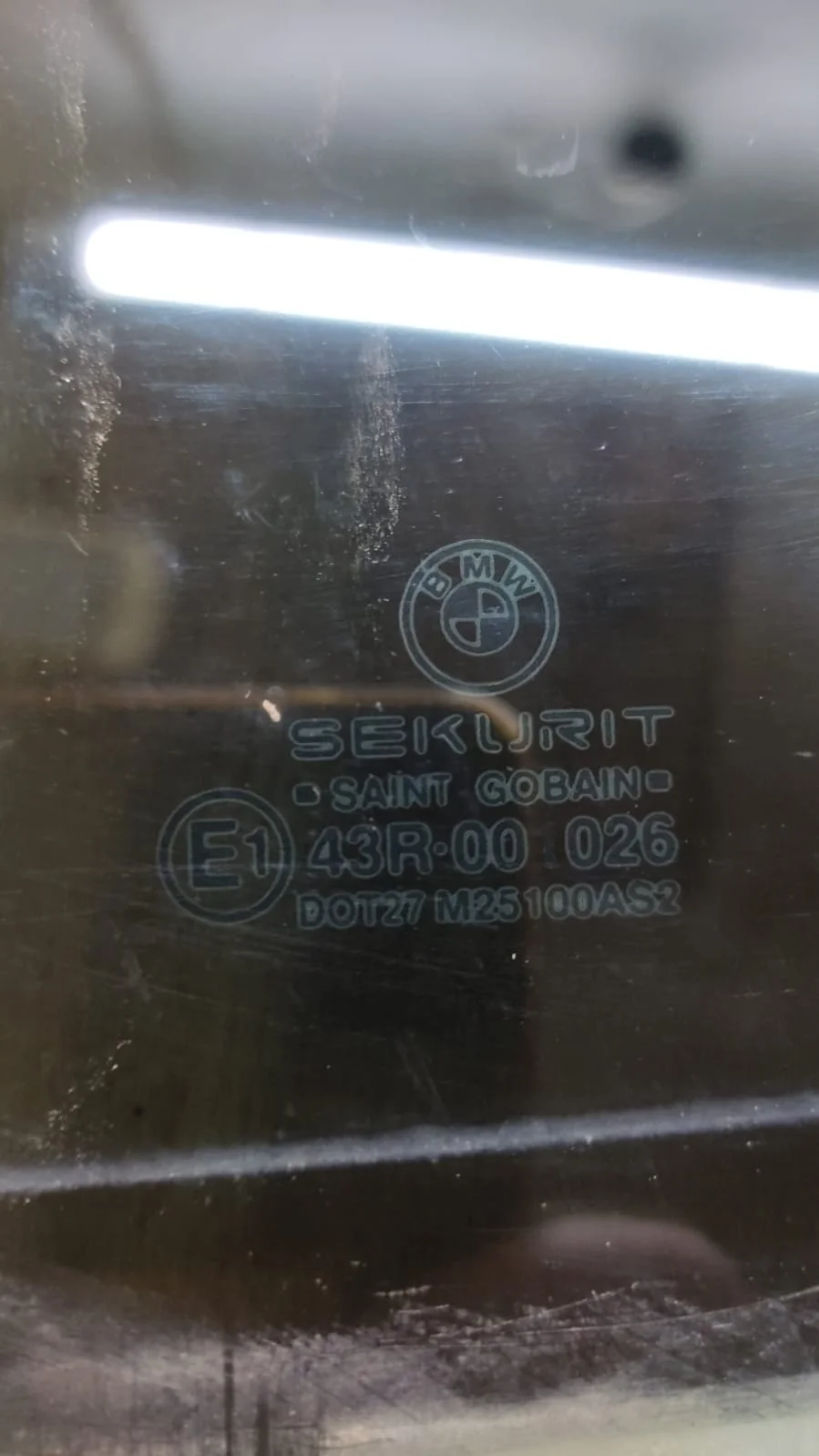 [Б/У] Стекло двери задней левой BMW E38 - Зелёное.не лонг.не стеклопакет. [Код: 00422654 ]