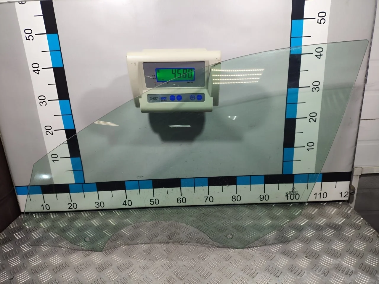 [Б/У] Стекло двери передней левой BMW [Код: 00553041 ]