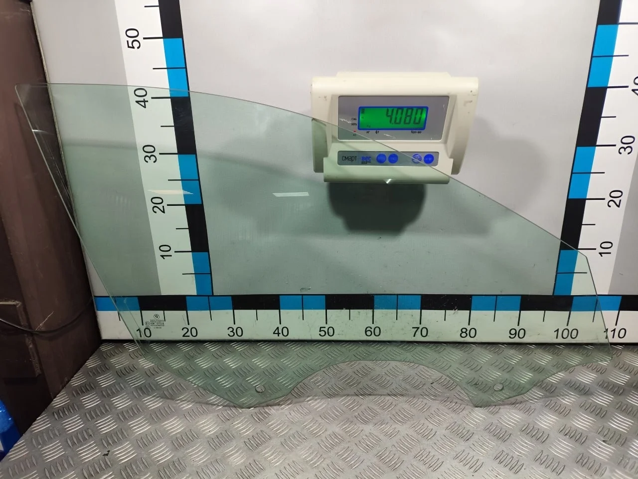 [Б/У] Стекло двери передней правой BMW [Код: 00555099 ]