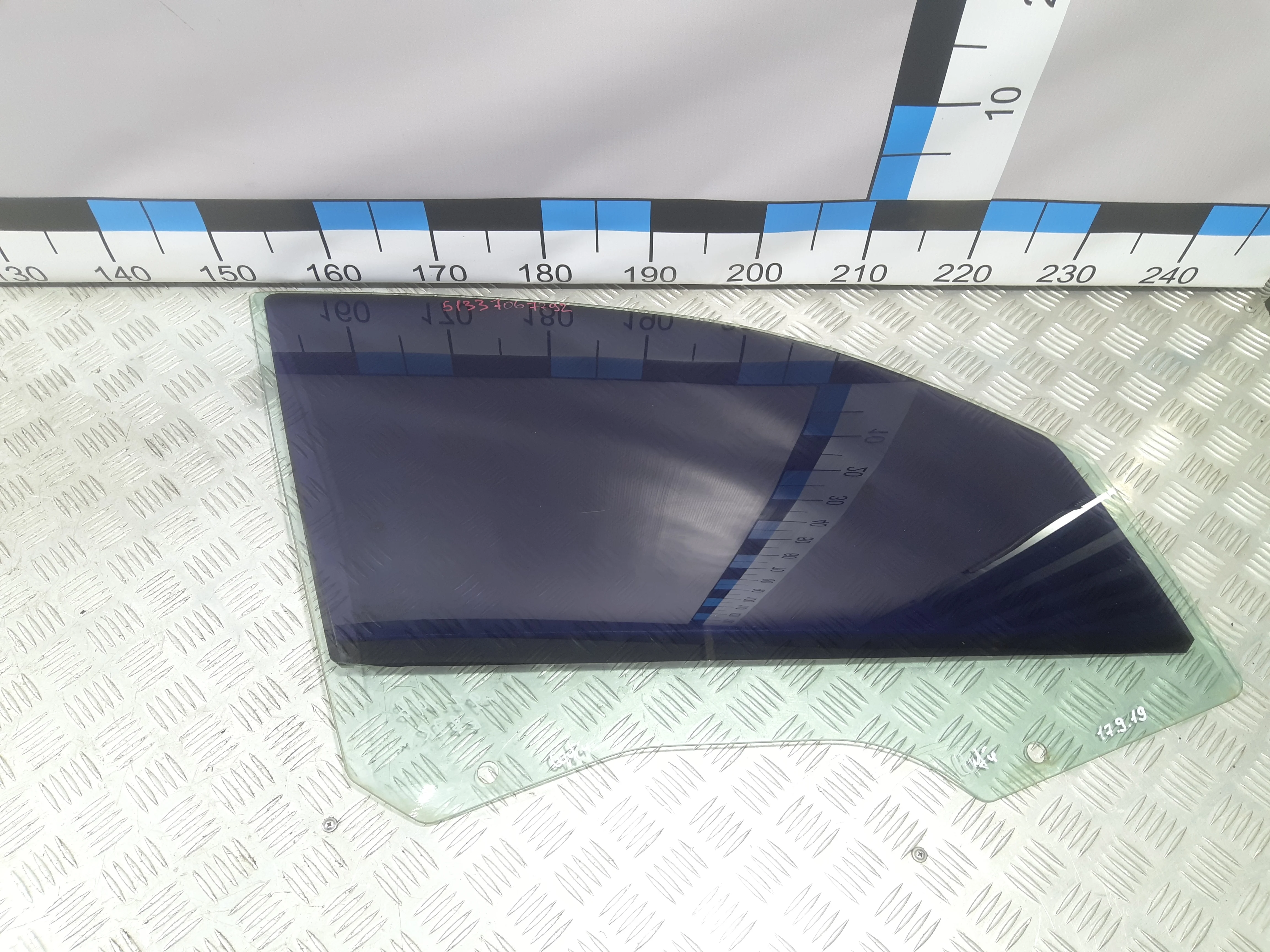 [Б/У] Стекло двери передней правой E87 [Код: 00373043 ]