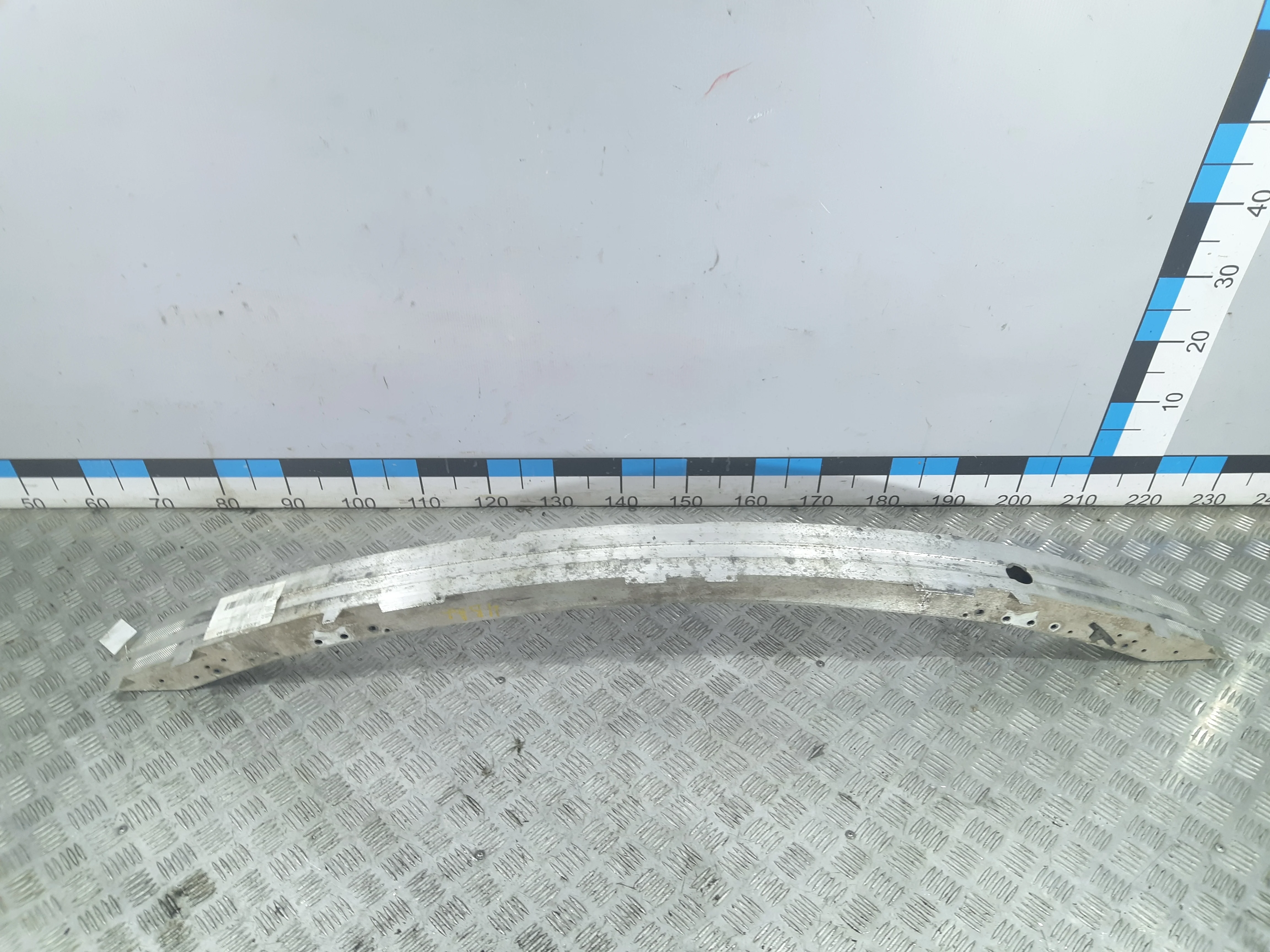 [Б/У] Усилитель переднего бампера - без кронштейнов [Код: 00324696 ]