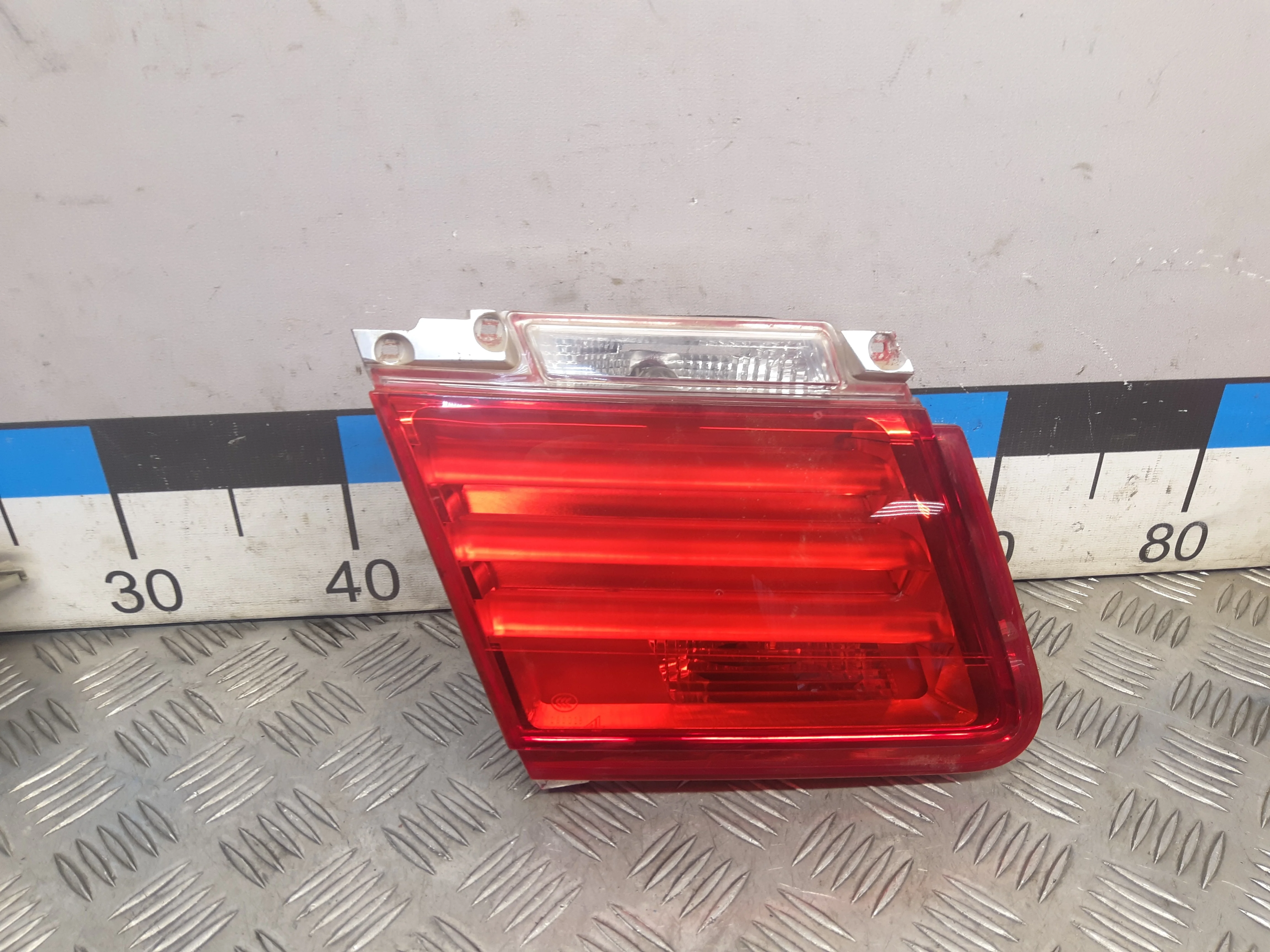 [Б/У] Фонарь задний левый на крышку багажника [Код: 00314888 ]