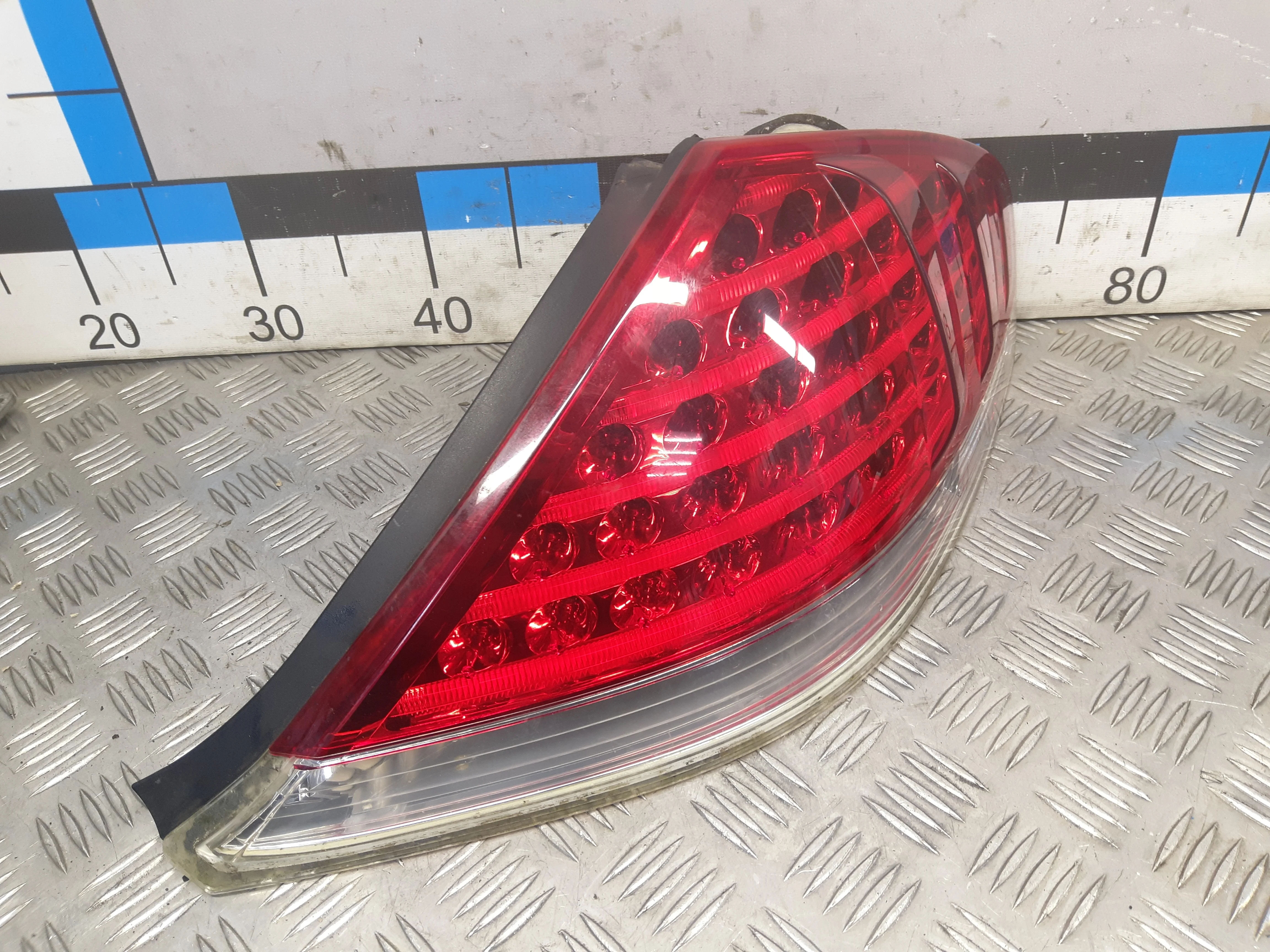 [Б/У] Фонарь задний правый BMW E63 E64 [Код: 00338081 ]