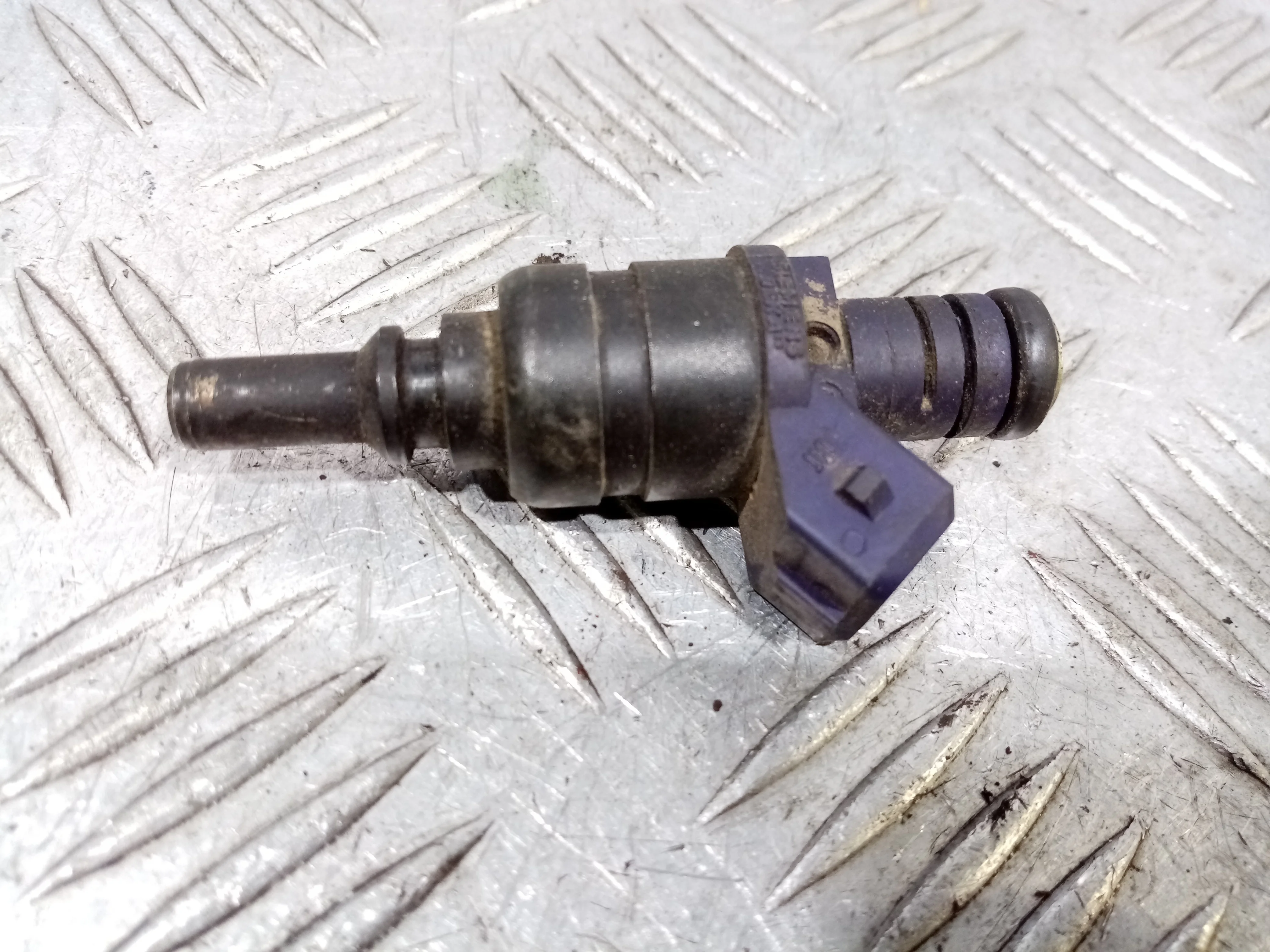 [Б/У] Форсунка инжекторная электрическая BMW [Код: 00504766 ]