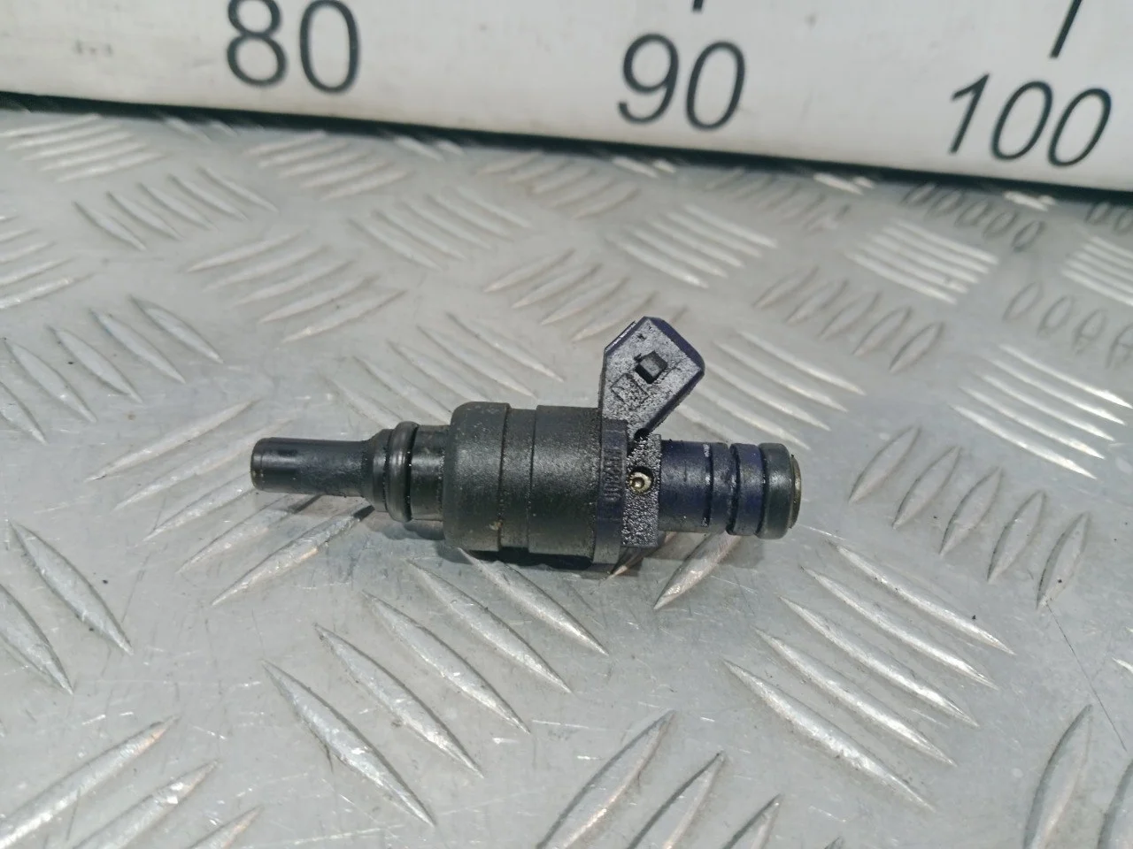[Б/У] Форсунка инжекторная электрическая BMW [Код: 00584826 ]