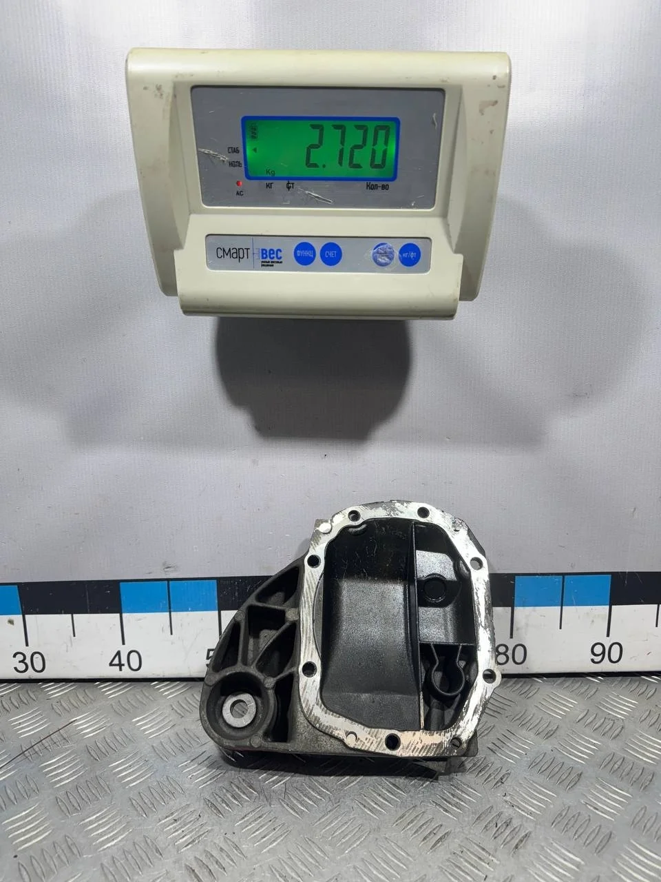 [ЧАСТЬ Б/У] Редуктор заднего моста mot.N43,45,46,52 - задняя крышка редуктора [Код: 00530790 ]