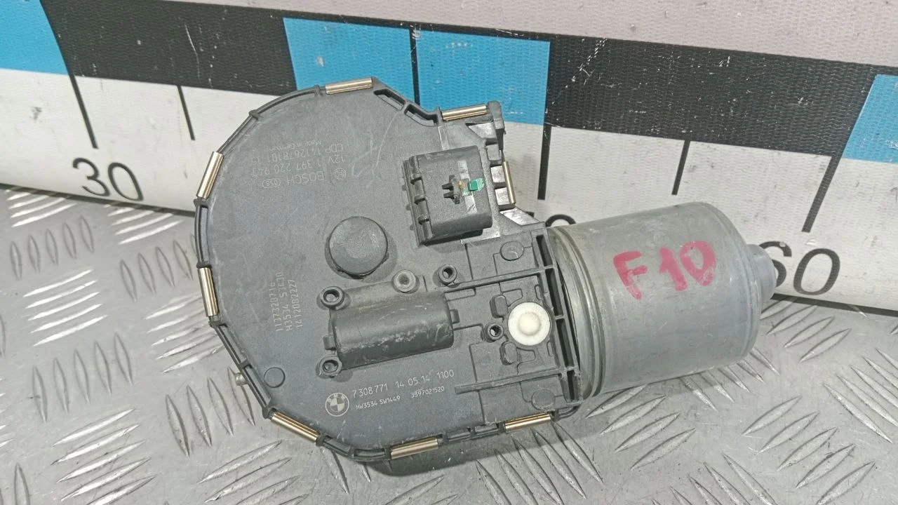 [ЧАСТЬ Б/У] Трапеция стеклоочистителя - только моторчик [ХОРОШЕЕ] [Код: 00394480 ]