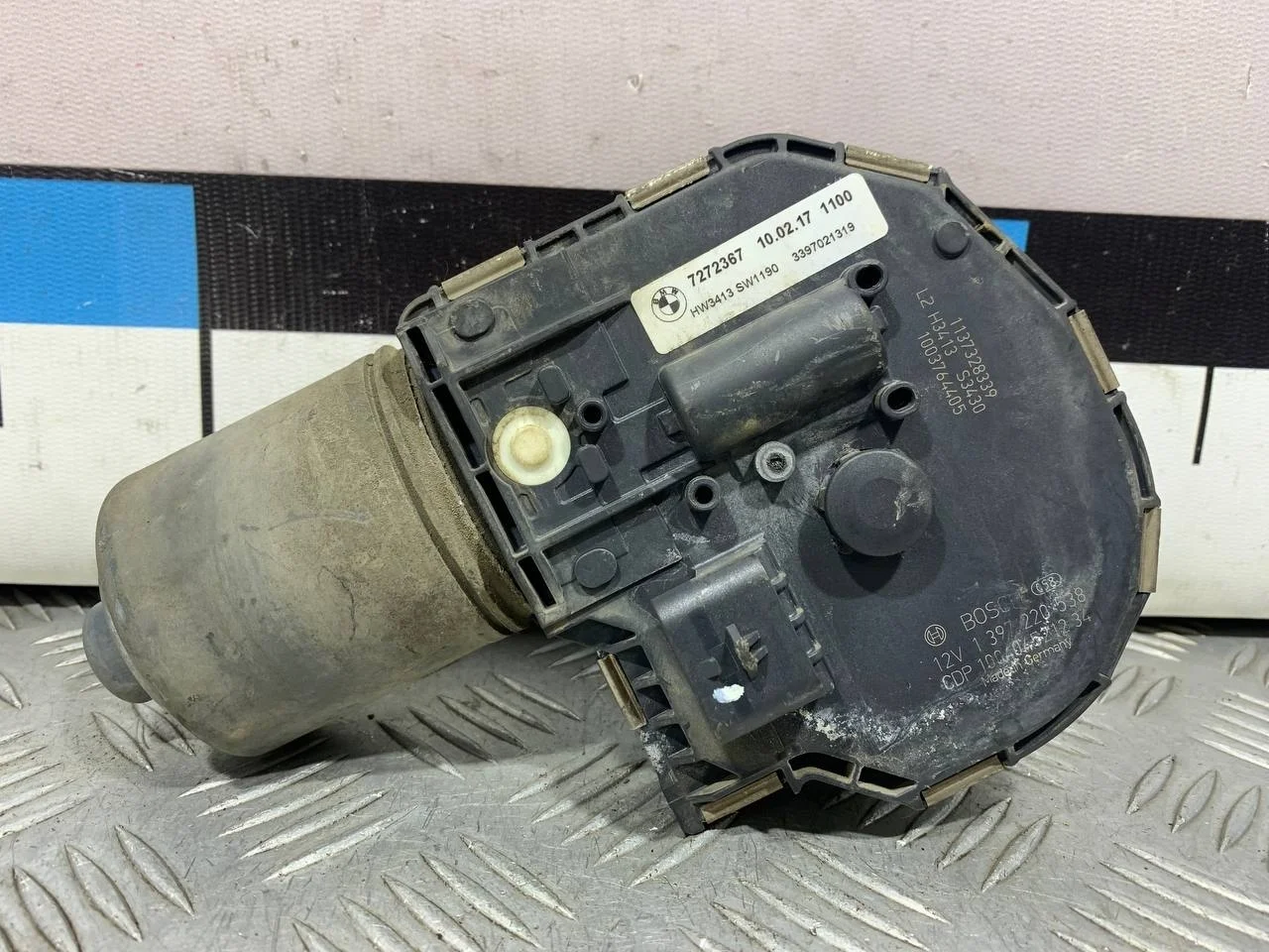 [ЧАСТЬ Б/У] Трапеция стеклоочистителя - только моторчик [ХОРОШЕЕ] [Код: 00415875 ]