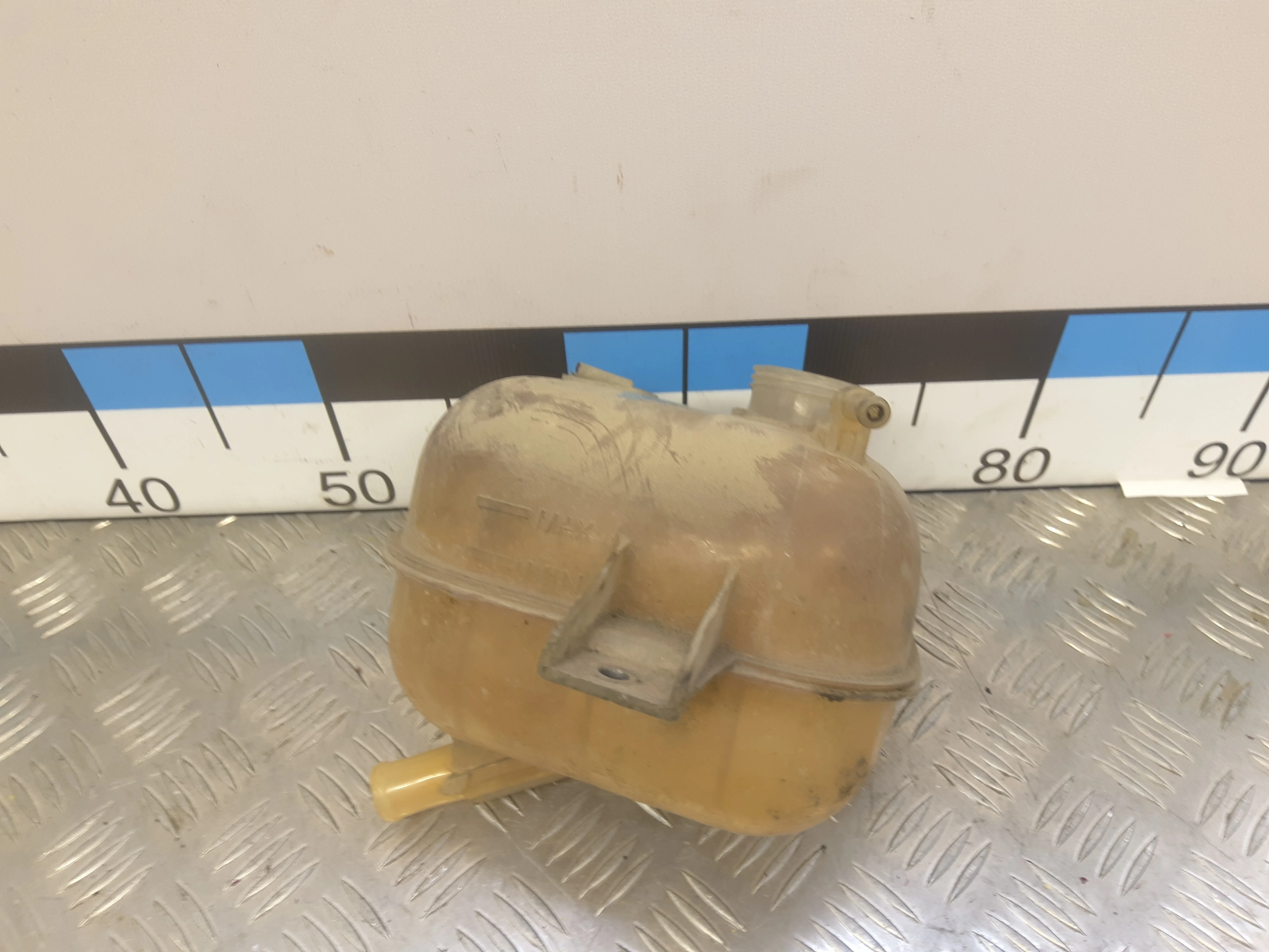 [Б/У] Бачок расширительный [Код: 00354398 ]