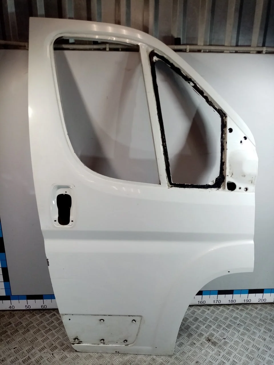 [Б/У] Дверь передняя правая [Код: 00667582 ]