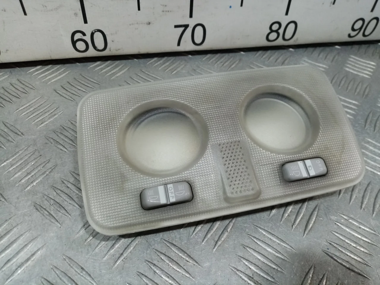 [Б/У] Плафон салонный [Код: 00668017 ]