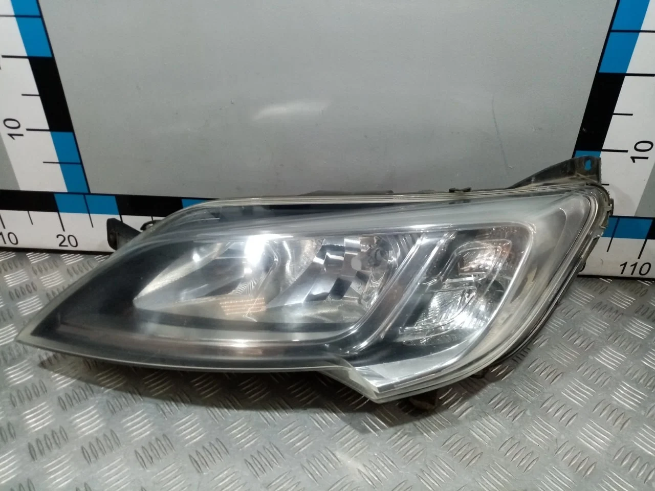 [Б/У] Фара левая [Код: 00666821 ]