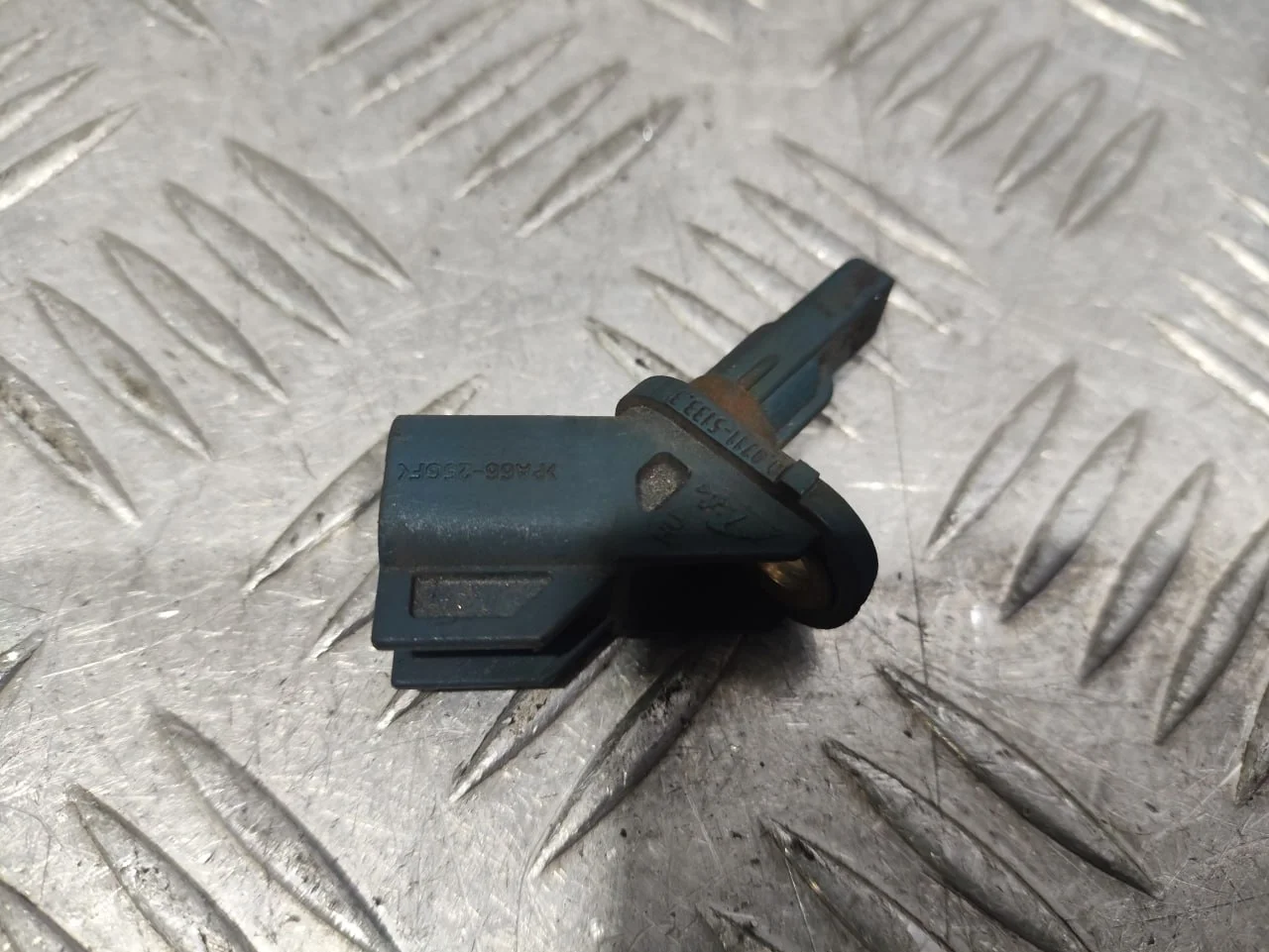 [Б/У] Датчик ABS передний [Код: 00666604 ]