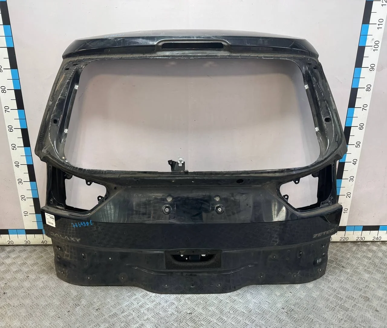 [Б/У] Дверь багажника Ford Galaxy - царапина на верхней кромке двери [Код: 00419321 ]