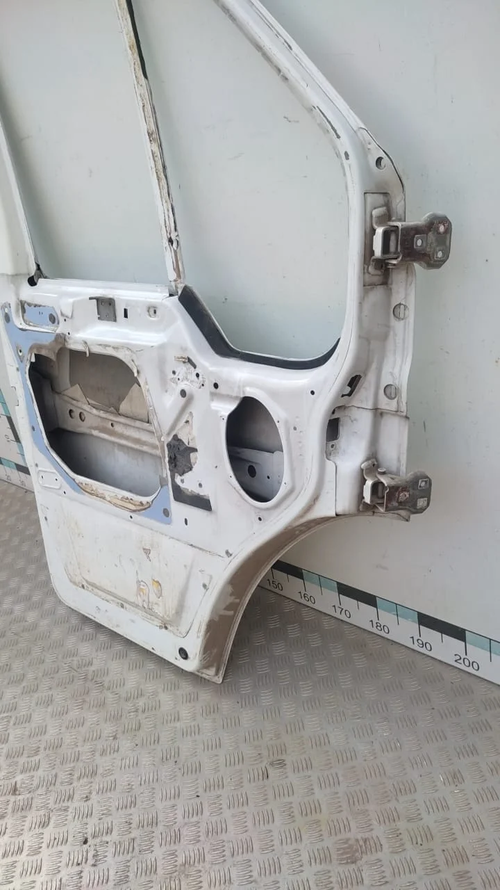 [Б/У] Дверь передняя левая Ford Transit 2006> - много мелких вмятин [Под ремонт] [Код: 00333704 ]