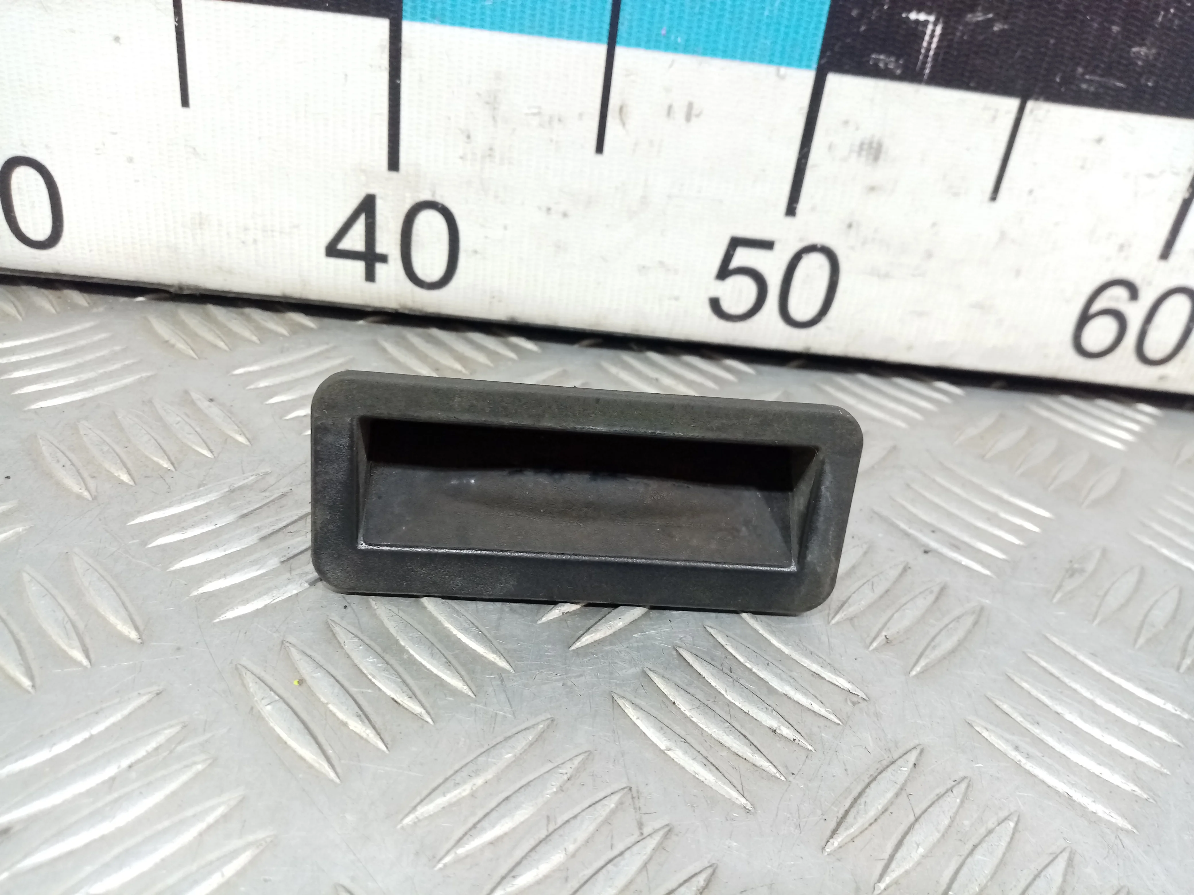 [Б/У] Кнопка крышки багажника Ford [Код: 00395688 ]