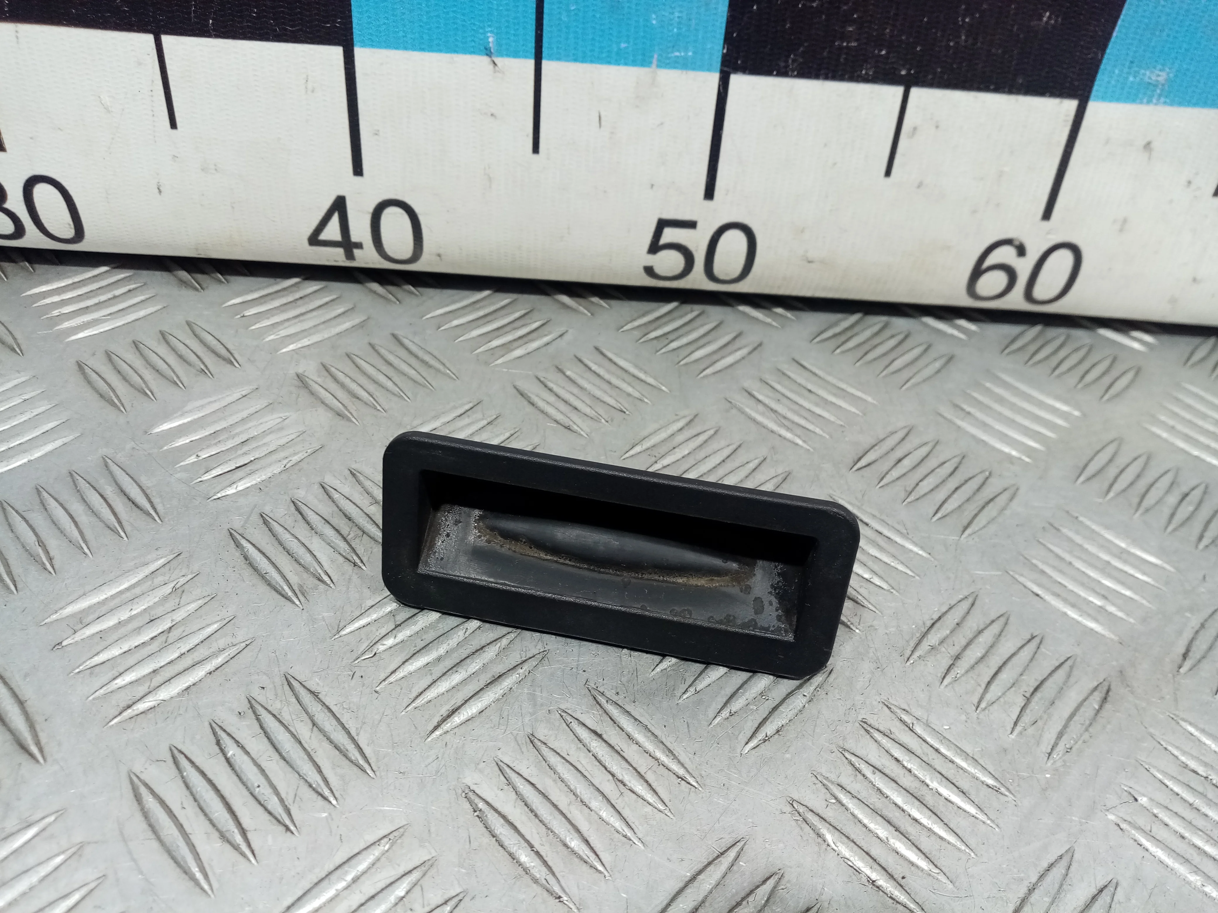 [Б/У] Кнопка крышки багажника Ford [Код: 00395841 ]