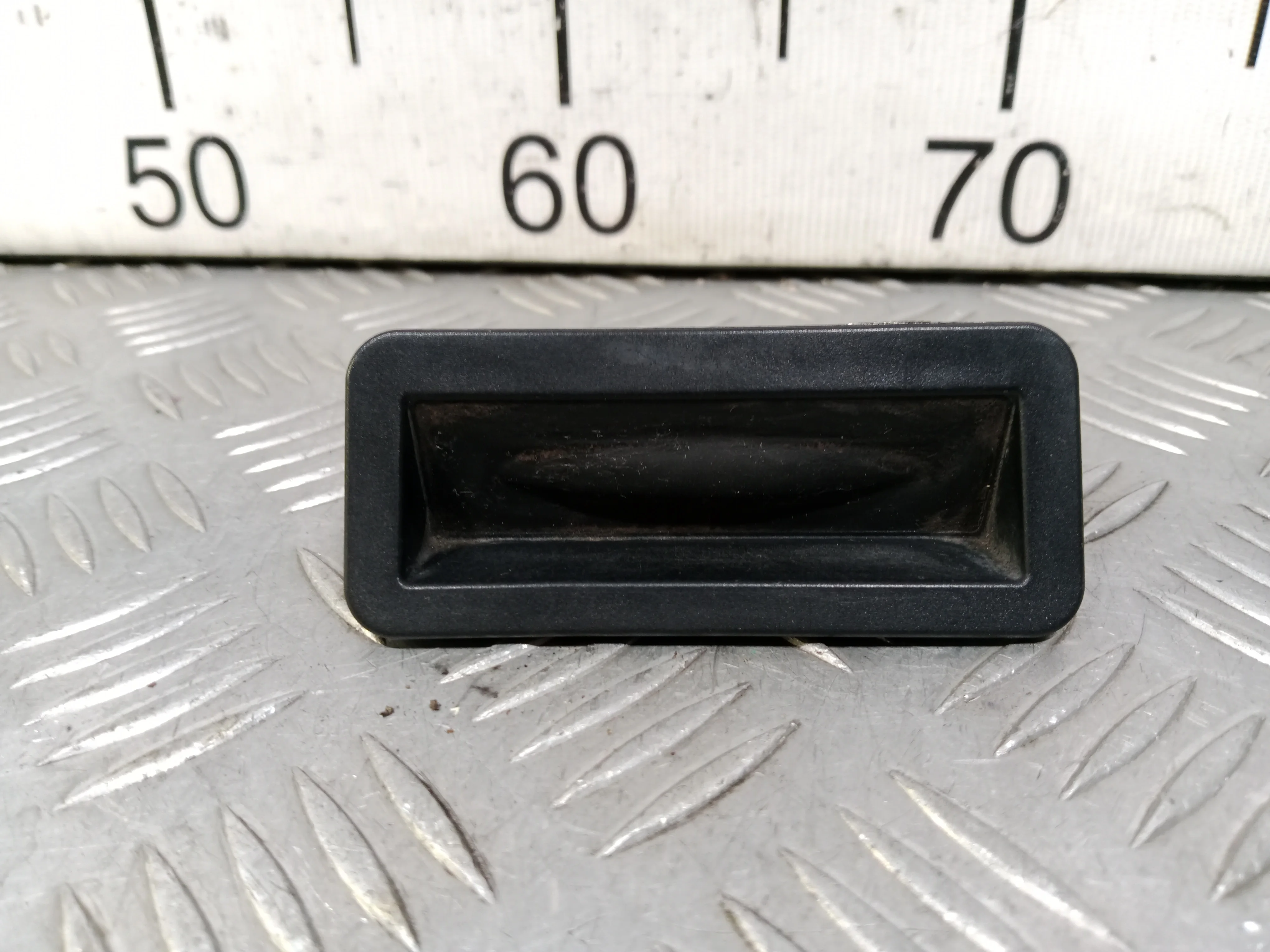 [Б/У] Кнопка крышки багажника Ford [Код: 00398755 ]