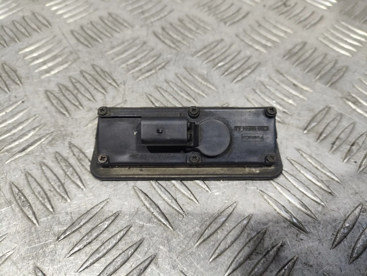 [Б/У] Кнопка крышки багажника Ford [Код: 00650051 ]