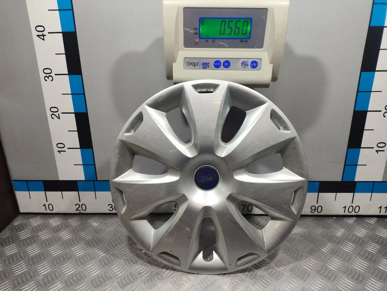 [Б/У] Колпак декоративный - Мелкие царапины [ХОРОШЕЕ] [Код: 00678199 ]