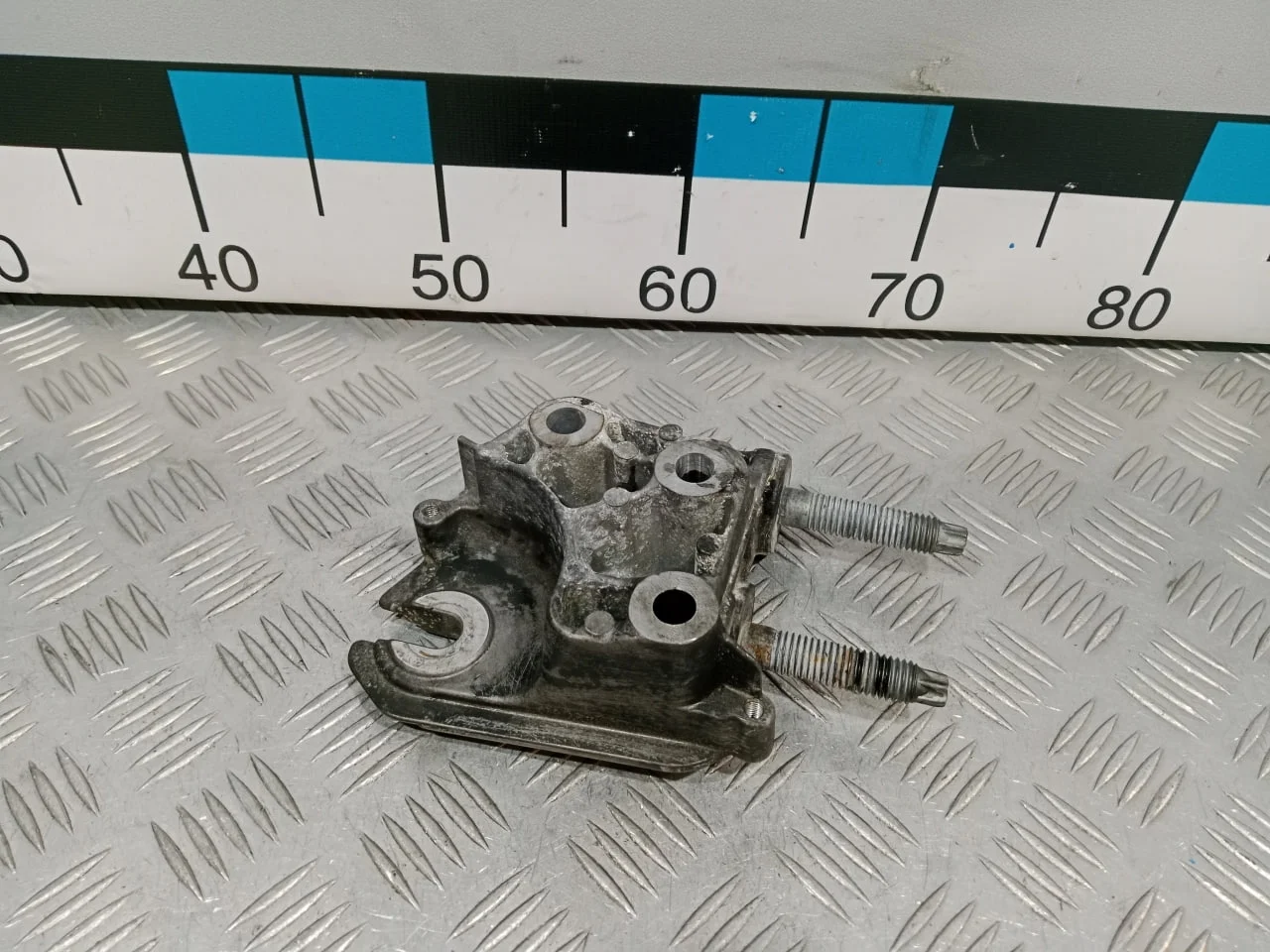 [Б/У] Кронштейн двигателя правый Ford [Код: 00624840 ]