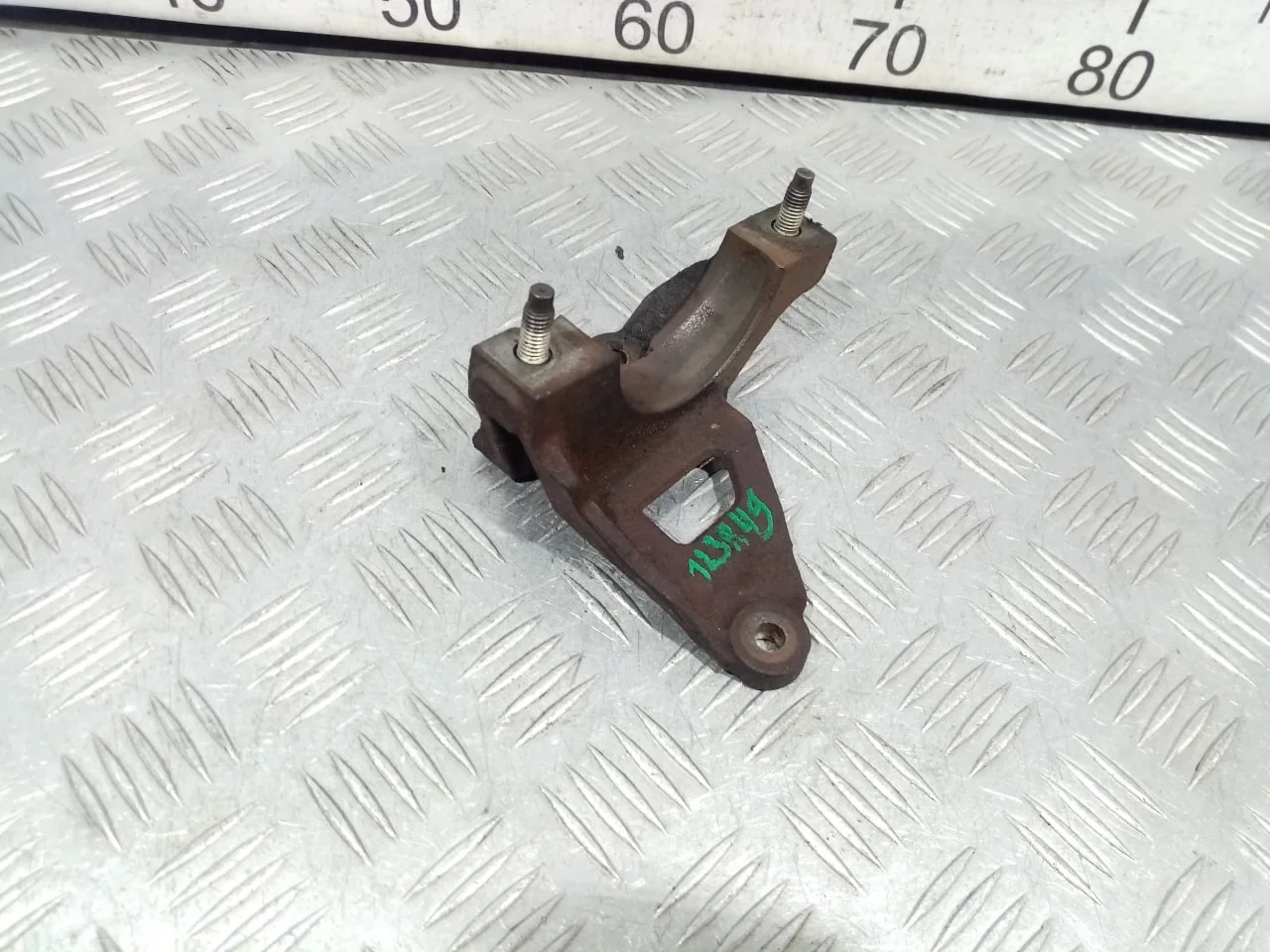 [Б/У] Кронштейн промежуточного вала [Код: 00592099 ]