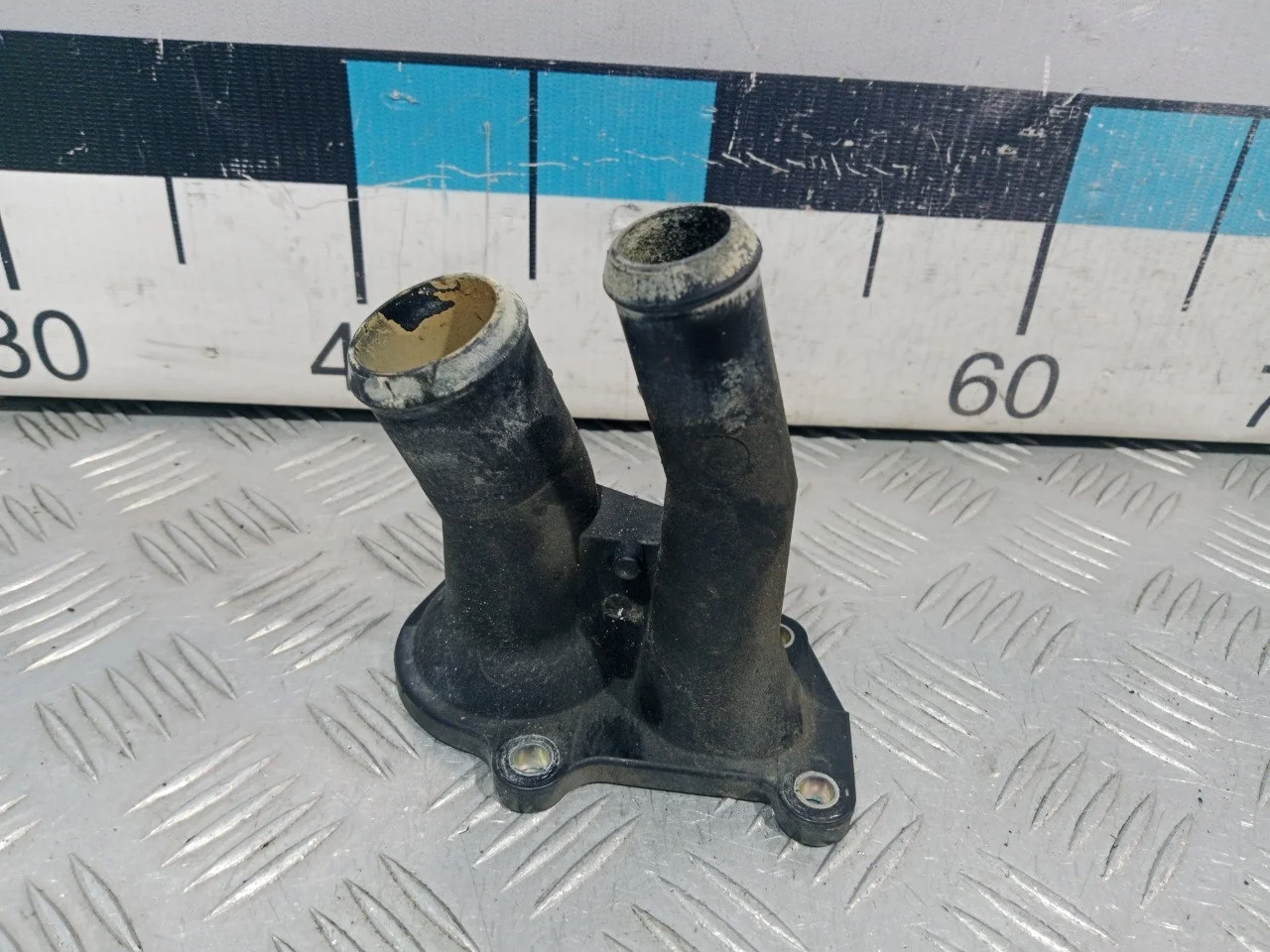 [Б/У] Крышка термостата Ford [Код: 00589467 ]