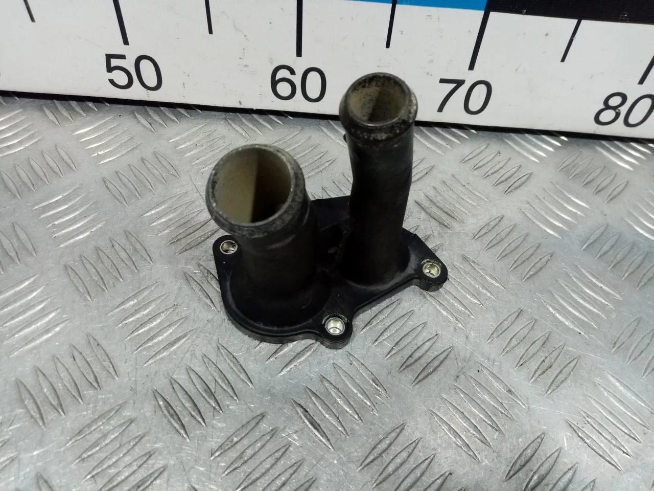 [Б/У] Крышка термостата Ford [Код: 00638369 ]