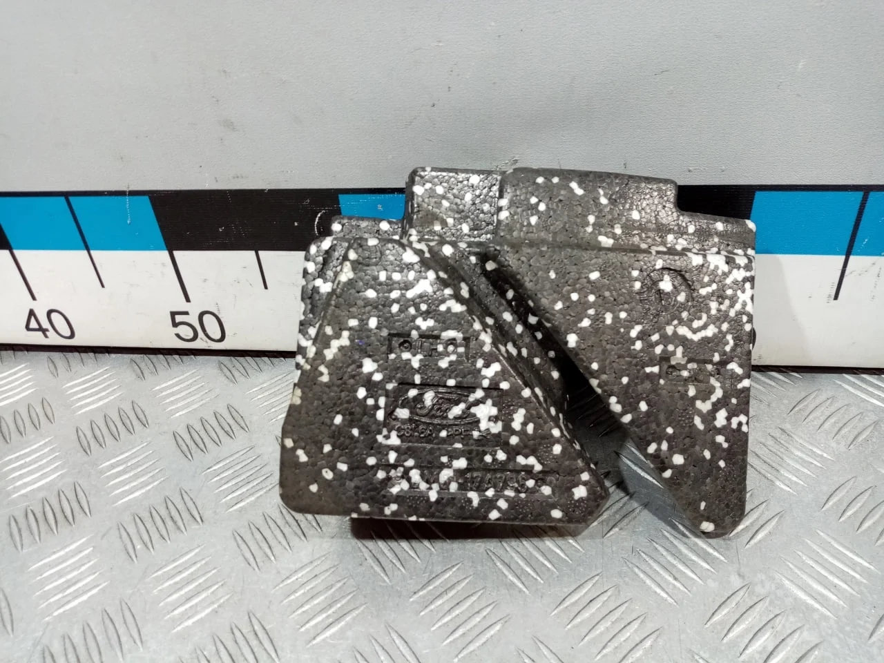 [Б/У] Наполнитель переднего бампера левый [Код: 00656481 ]