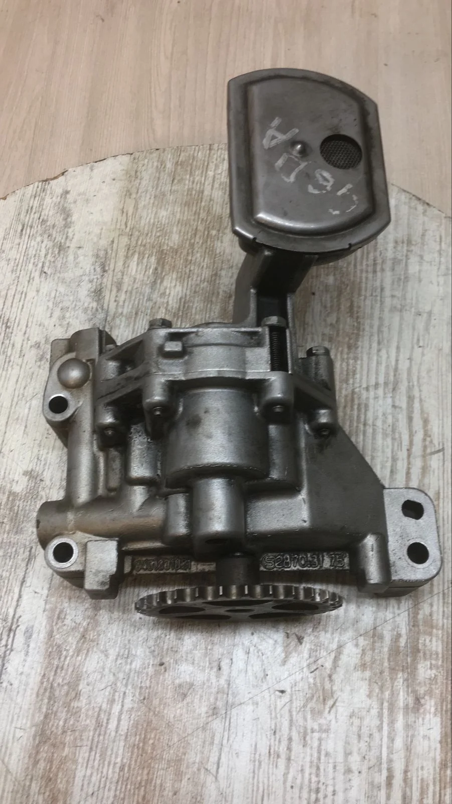 [Б/У] Насос масляный Ford [Код: 00645218 ]