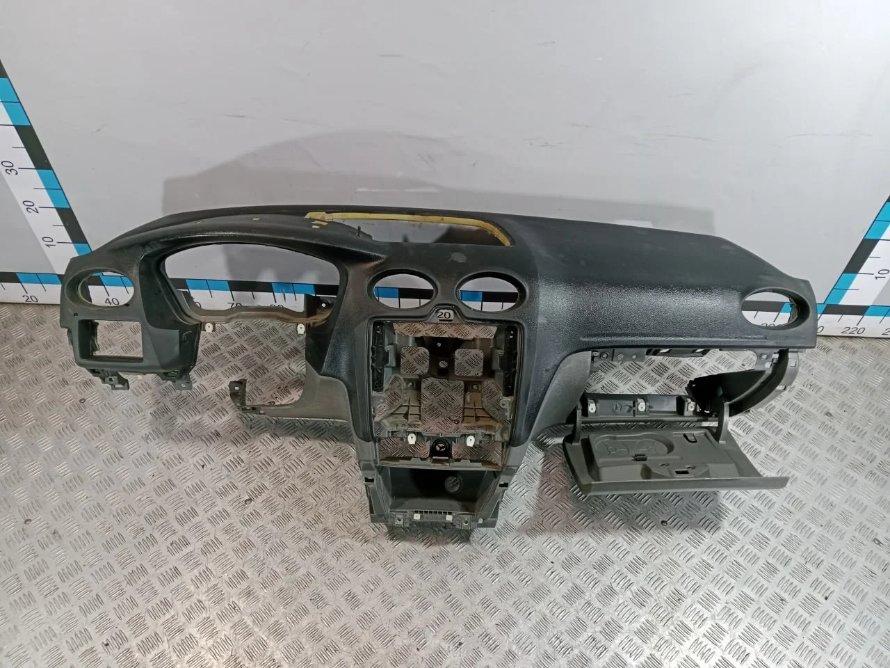 [Б/У] Парприз Ford Focus 2 - Потертости [ХОРОШЕЕ] [Код: 00686251 ]