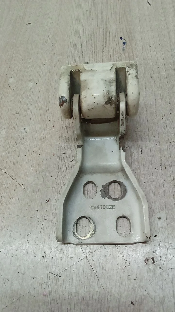 [Б/У] Петля двери задней левой нижняя Ford [Код: 00627134 ]