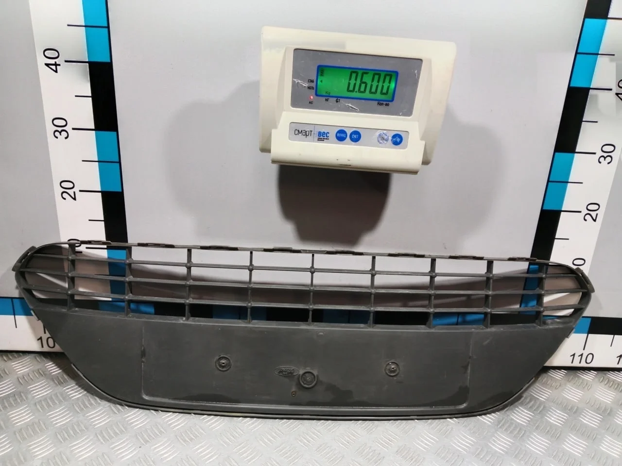 [Б/У] Решетка бампера центральная Ford Focus II [Код: 00678686 ]