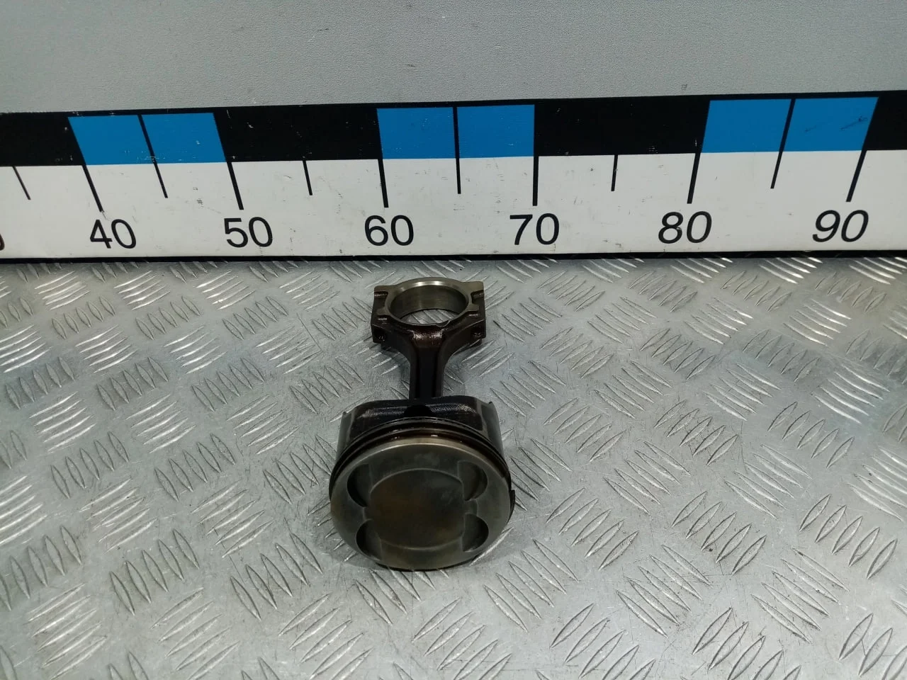 [ЧАСТЬ Б/У] Двигатель PNDA/IQDB Ford Focus III - Поршень с шатуном [Код: 00639881 ]