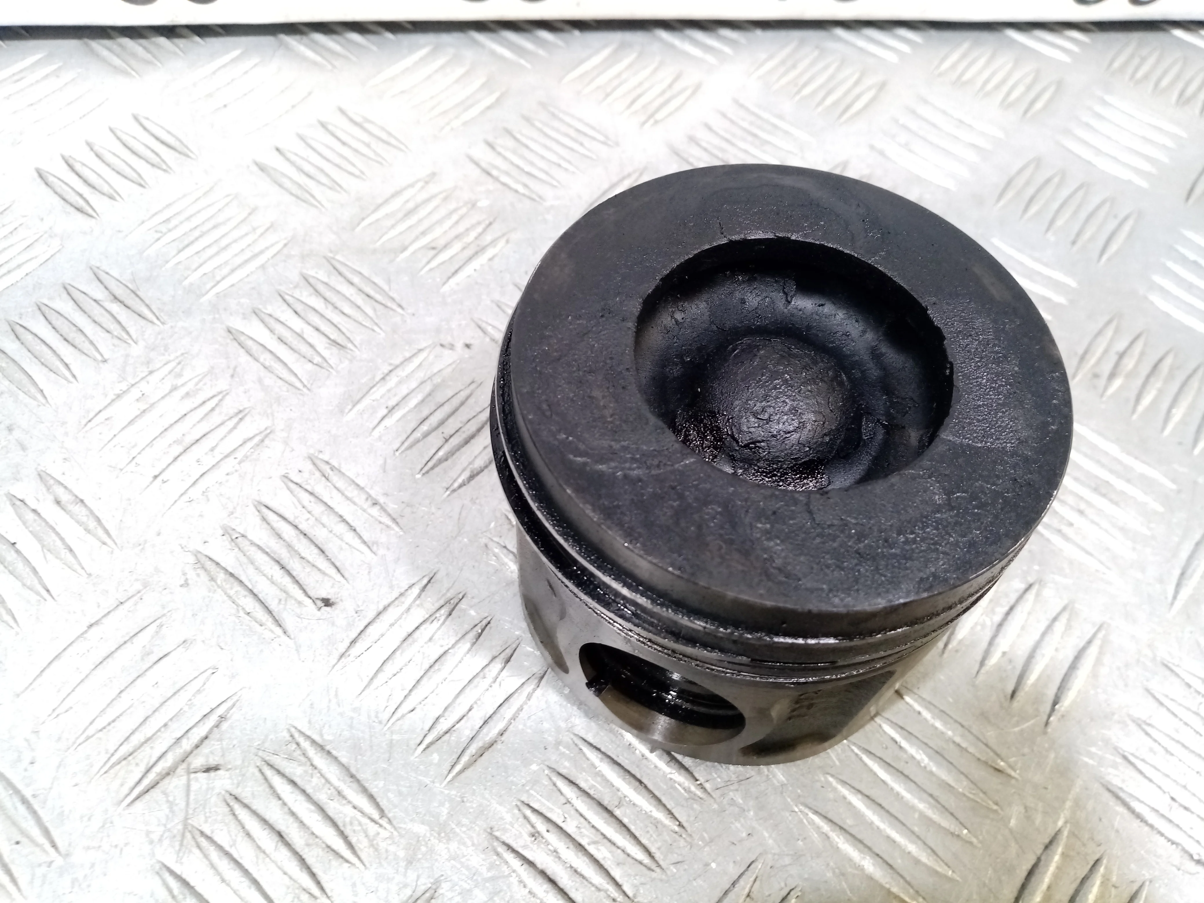 [ЧАСТЬ Б/У] Низ двигателя Transit 2.2 Duratorq - (Состояние: поршень) [Код: 00475849 ]