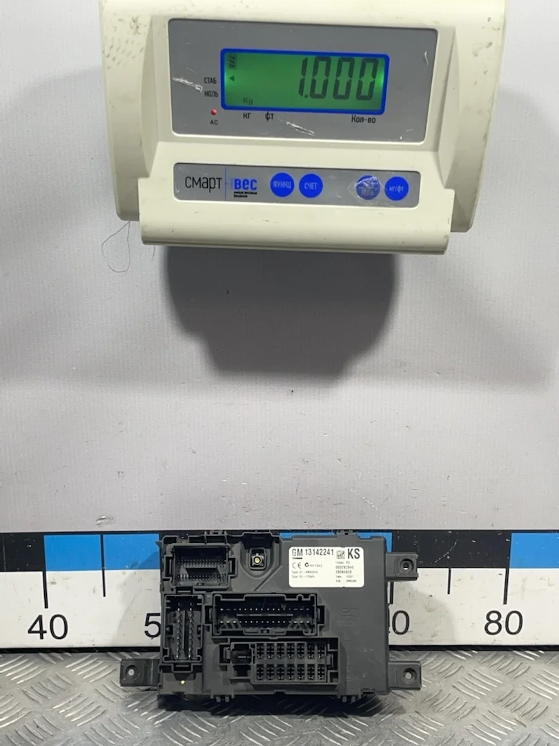 [Б/У] Блок предохранителей салонный Opel Corsa D 2006-2015 [Код: 00332099 ]