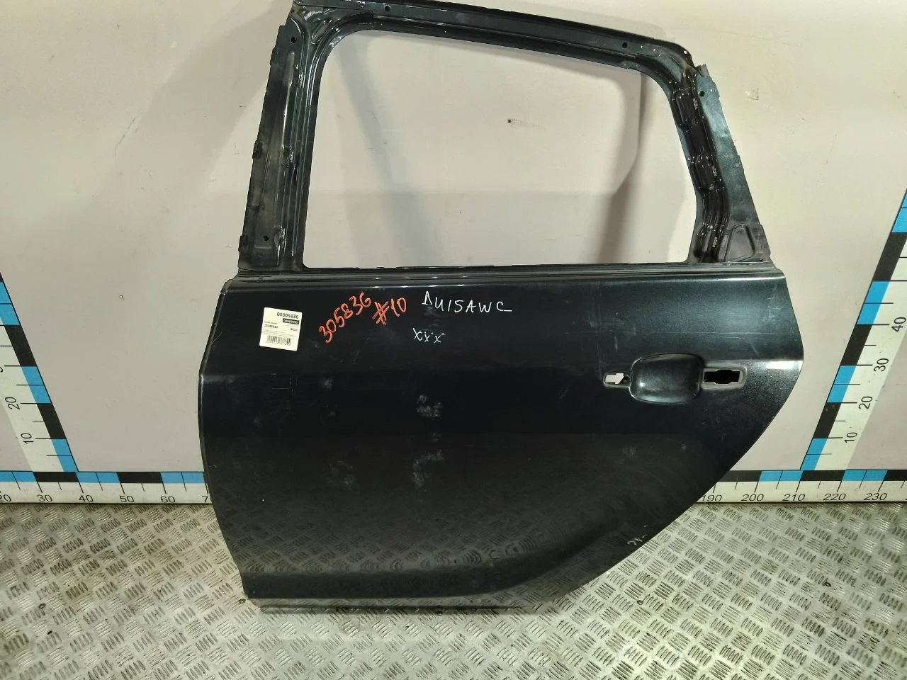 [Б/У] Дверь задняя левая Opel Astra J - Несколько маленьких вмятинок [ХОРОШЕЕ] [Код: 00507550 ]