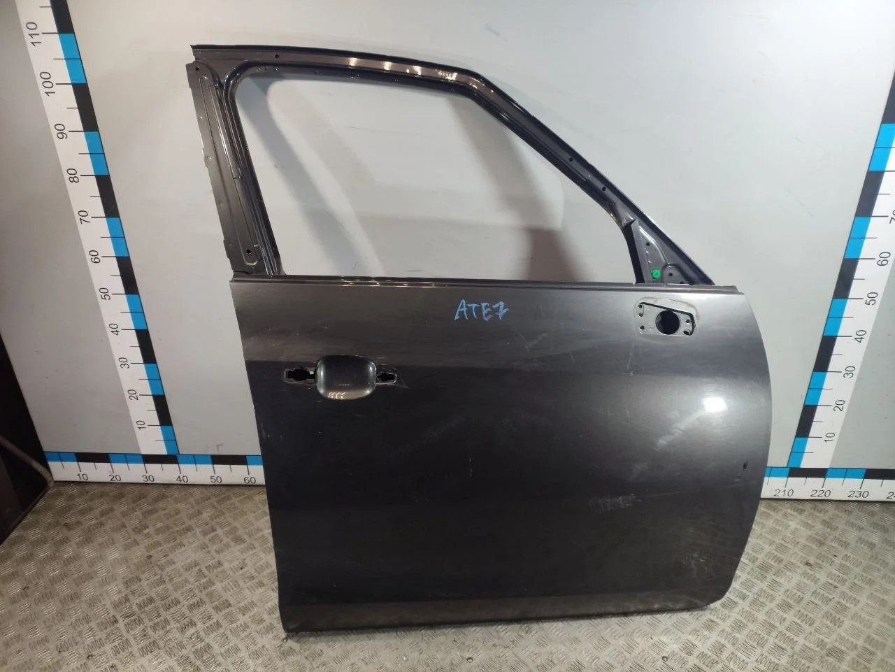 [Б/У] Дверь передняя правая Opel Zafira C 2013-2019 - Замят угол [ХОРОШЕЕ] [Код: 00682832 ]