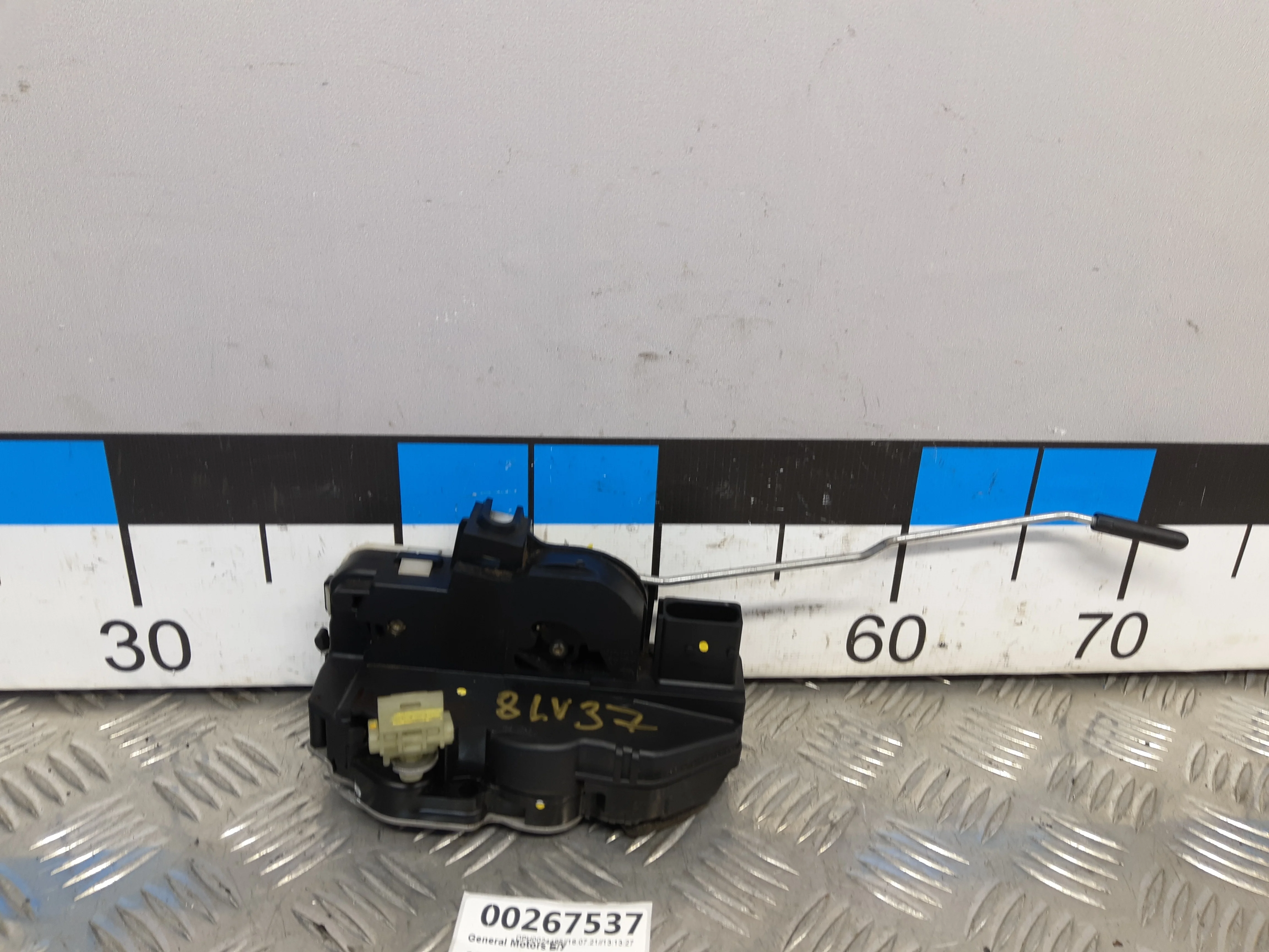 [Б/У] Замок двери задней левой [Код: 00324369 ]