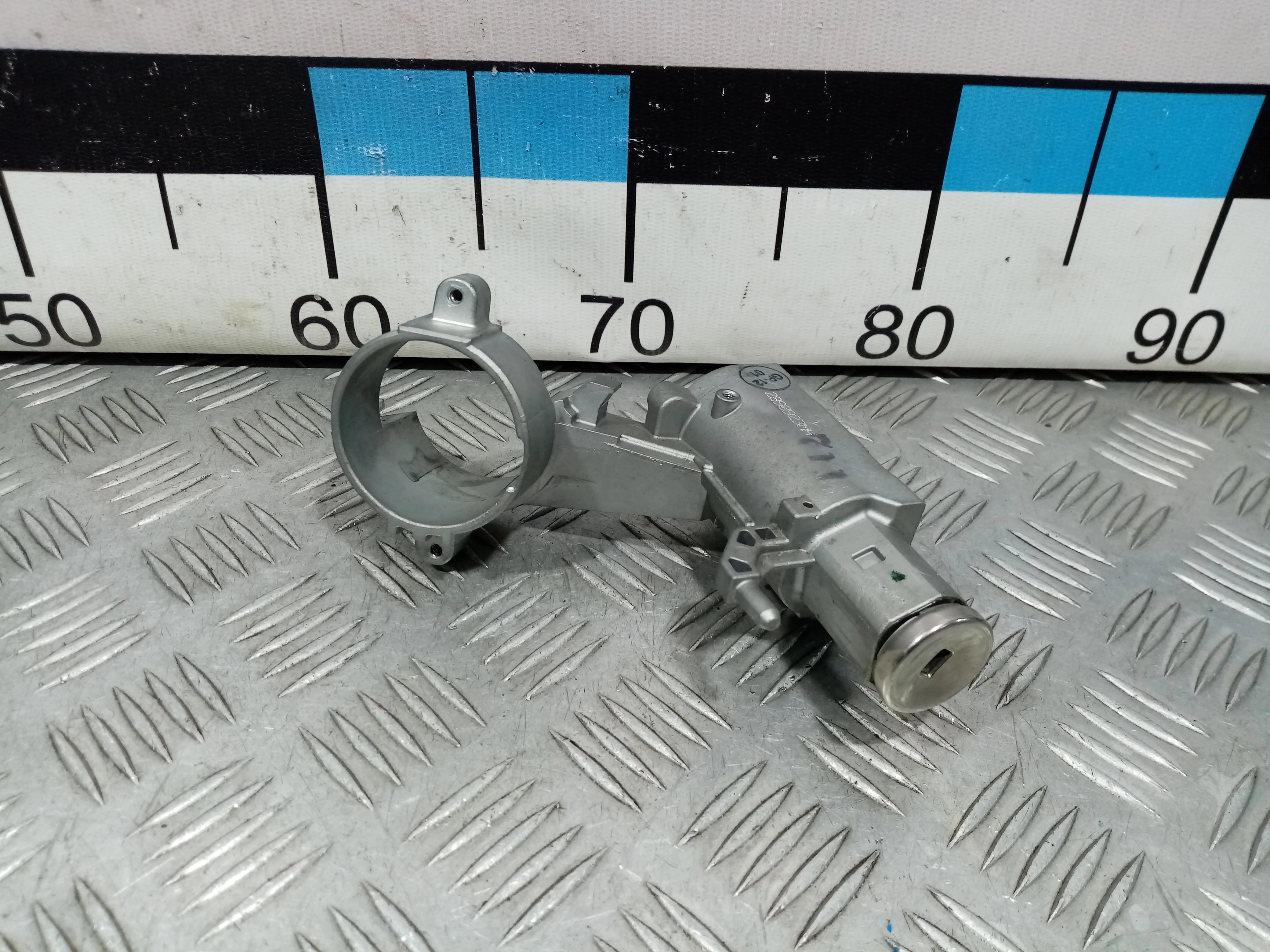 [Б/У] Замок зажигания Шевроле Орландо - Без ключа [Код: 00392537 ]