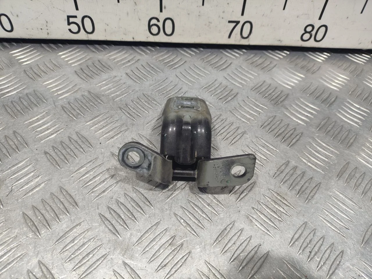 [Б/У] Петля двери [Код: 00685328 ]