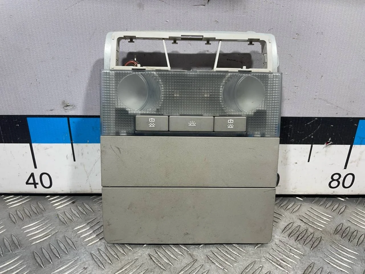 [Б/У] Плафон салонный передний Opel - без верхней облицовки [Код: 00331887 ]