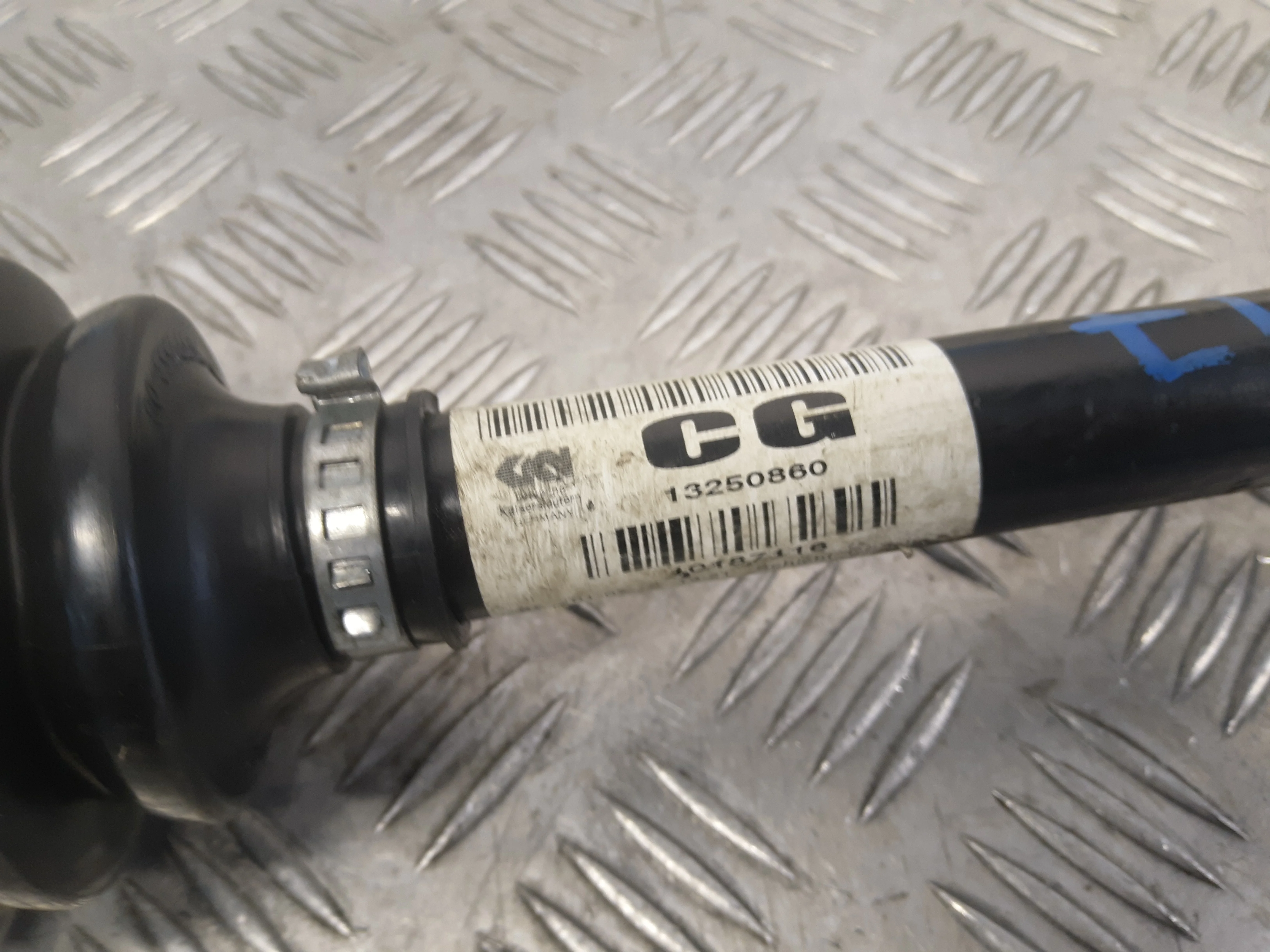 [Б/У] Полуось передняя левая Opel Astra J [Код: 00317921 ]