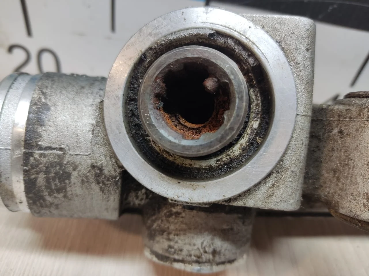 [Б/У] Рейка рулевая Chevrolet Lacetti 2003-2013 - без распределителя / отломан [Код: 00321629 ]