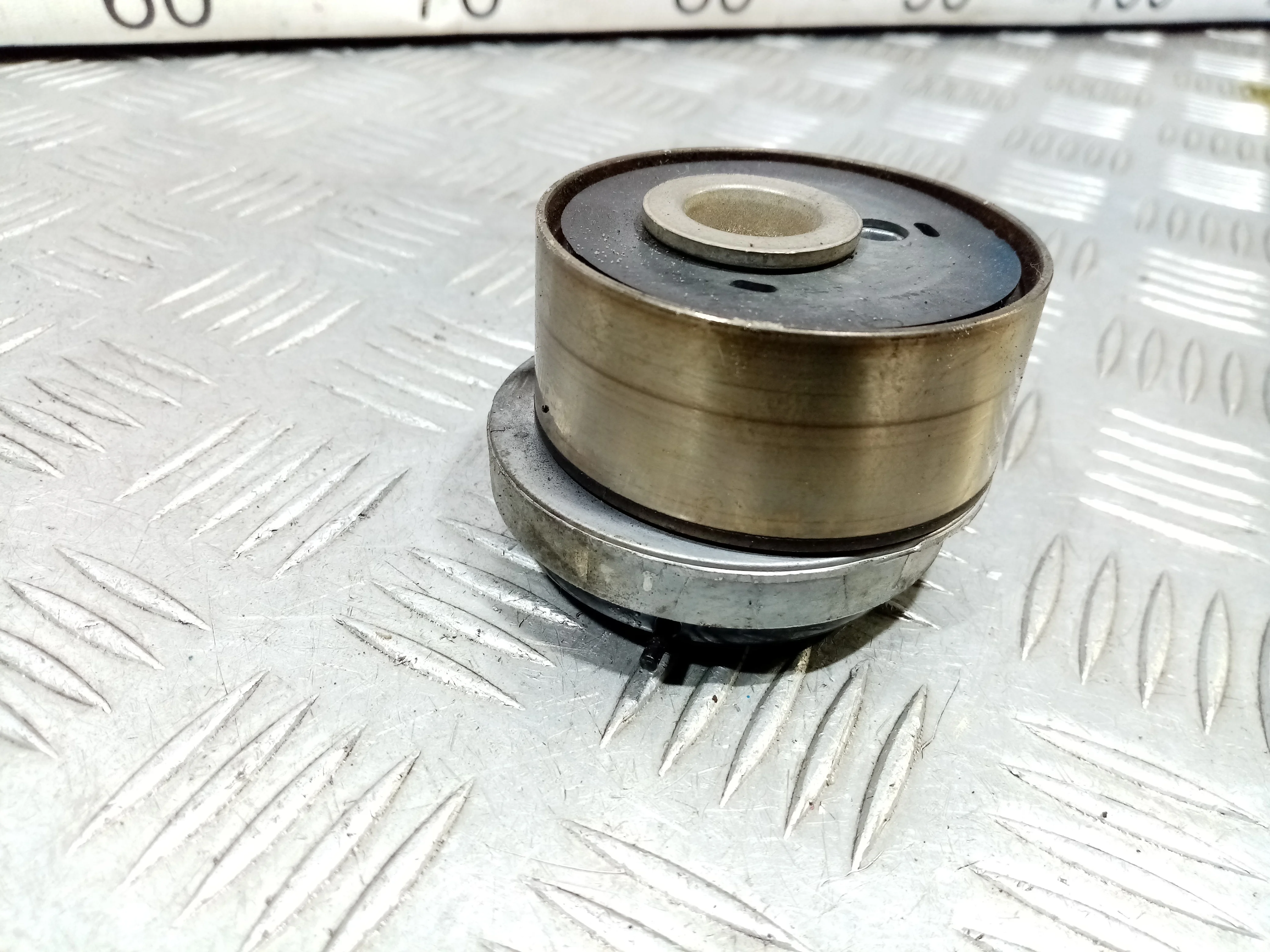 [Б/У] Ролик натяжной ГРМ [Код: 00406143 ]